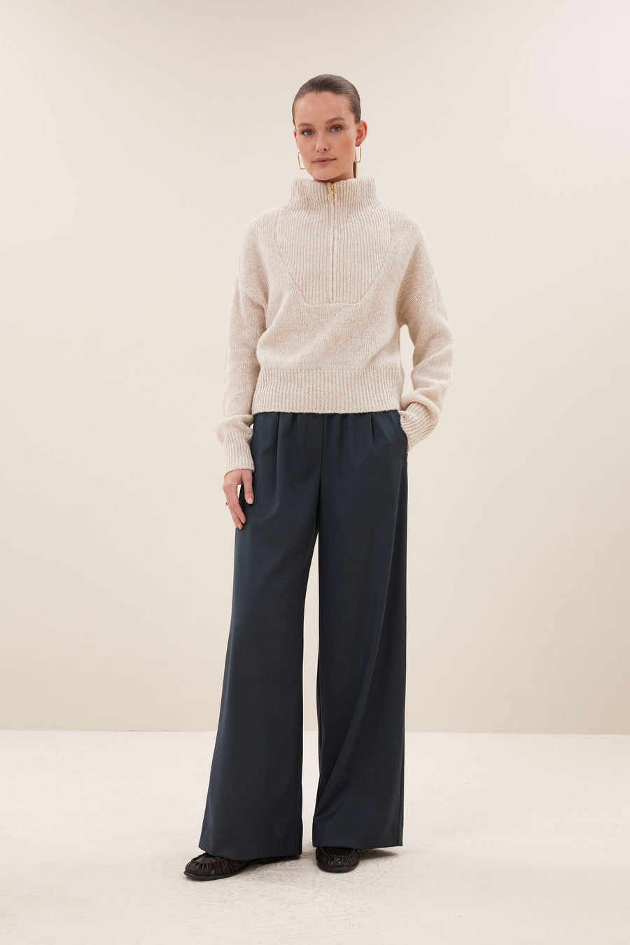 benji-grifone-pants-oil-green-all-time classic-hoge taille-losvallende pasvorm-by-bar-vooraanzicht