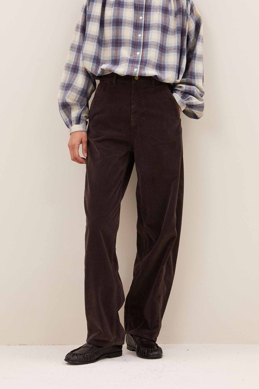 barth-corduroy-pants-espresso-knoopsluiting-hoge taille-biologisch katoen-by-bar-extra