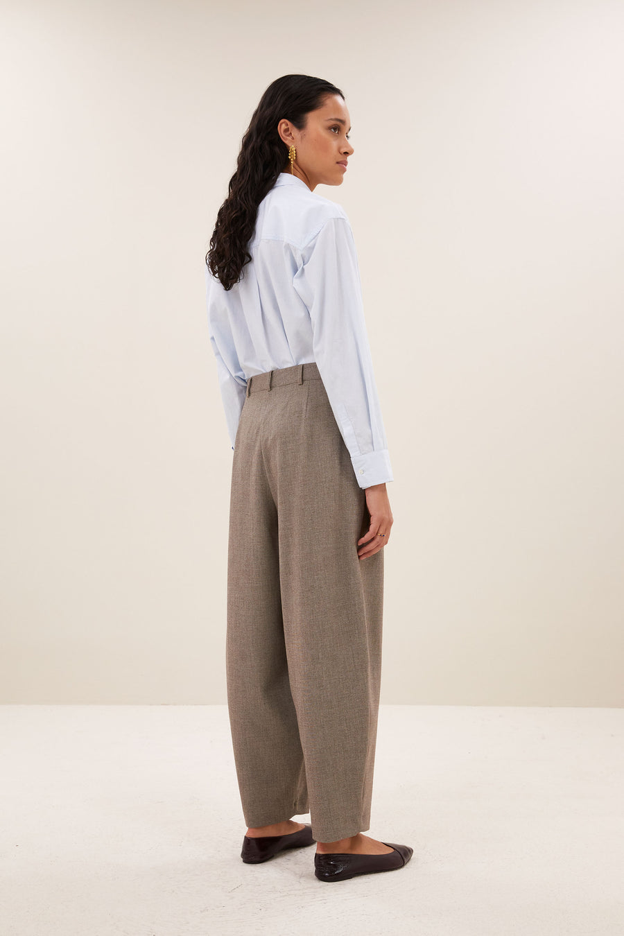 edda-pants-biscuit-melee-all-time classic-gerecycled polyester-ritssluiting-by-bar-achteraanzicht