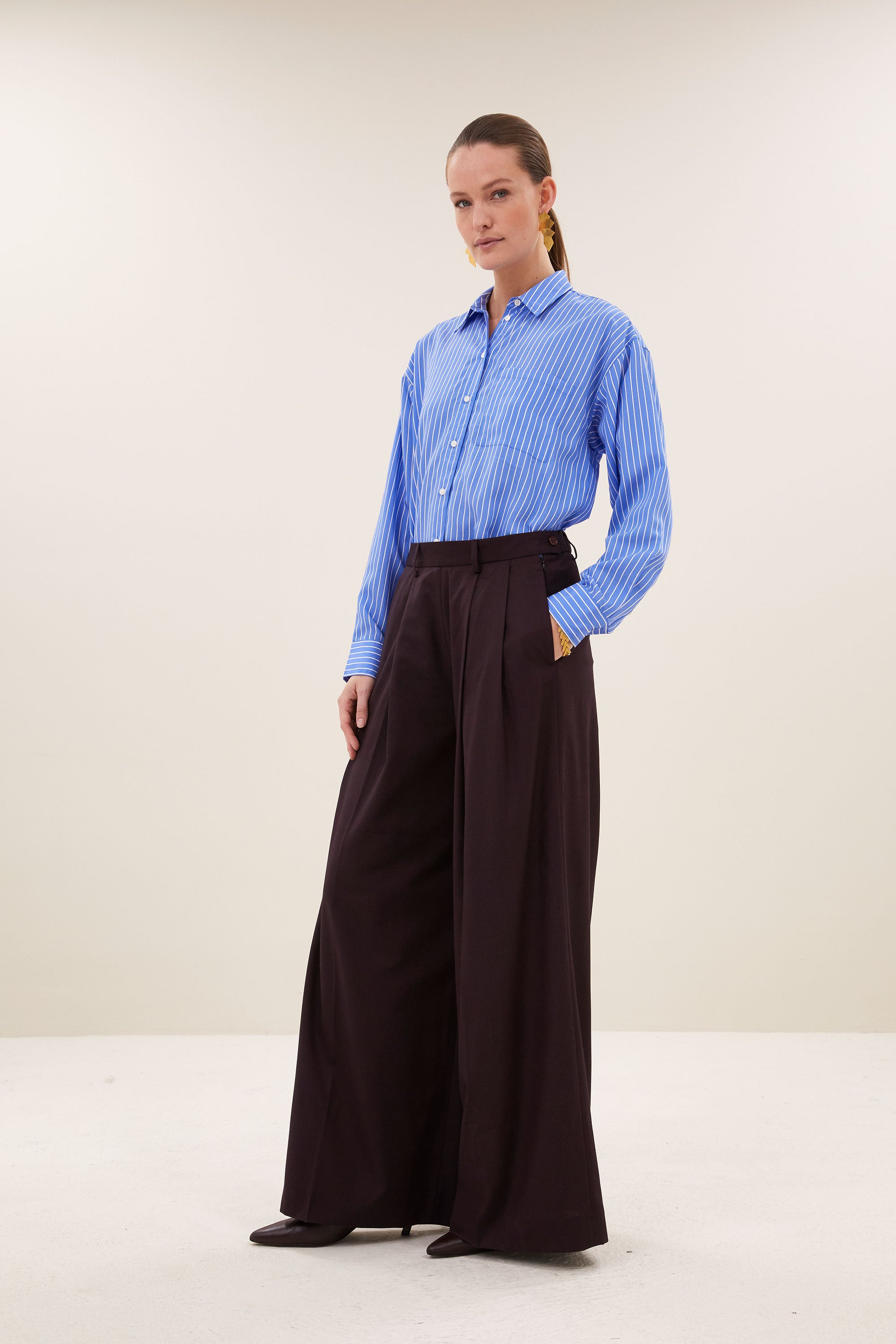 sef-pants-dark-wine-all-time classic-blinde ritssluiting-losvallende pasvorm-by-bar-zijaanzicht