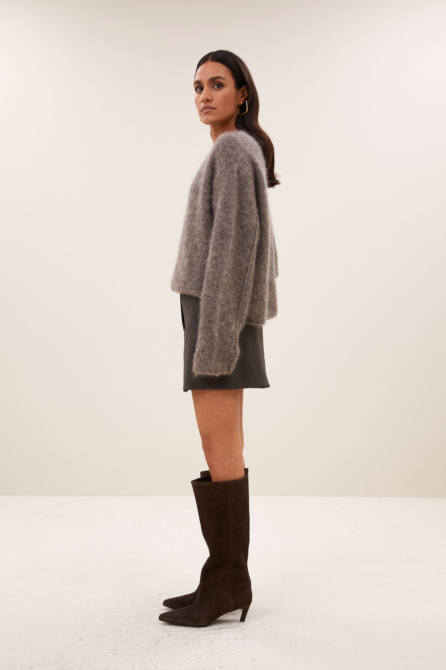 ginny-skirt-dark-brown-all-time classic-gemaakt door weefspecialist-ritssluiting-by-bar-zijaanzicht