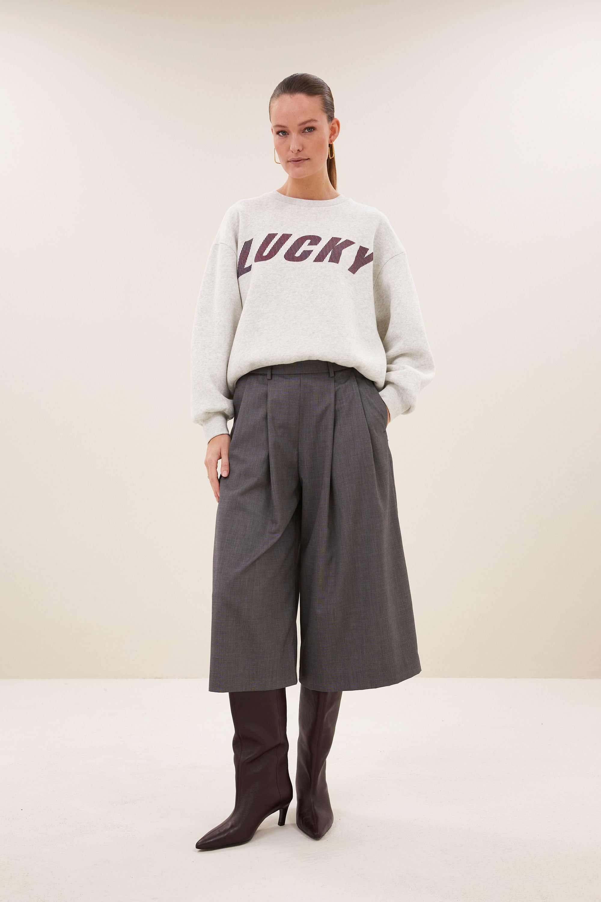 lili-speed-sweater-light-grey-melee-all-time classic-casual fit-normale pasvorm-by-bar-detail