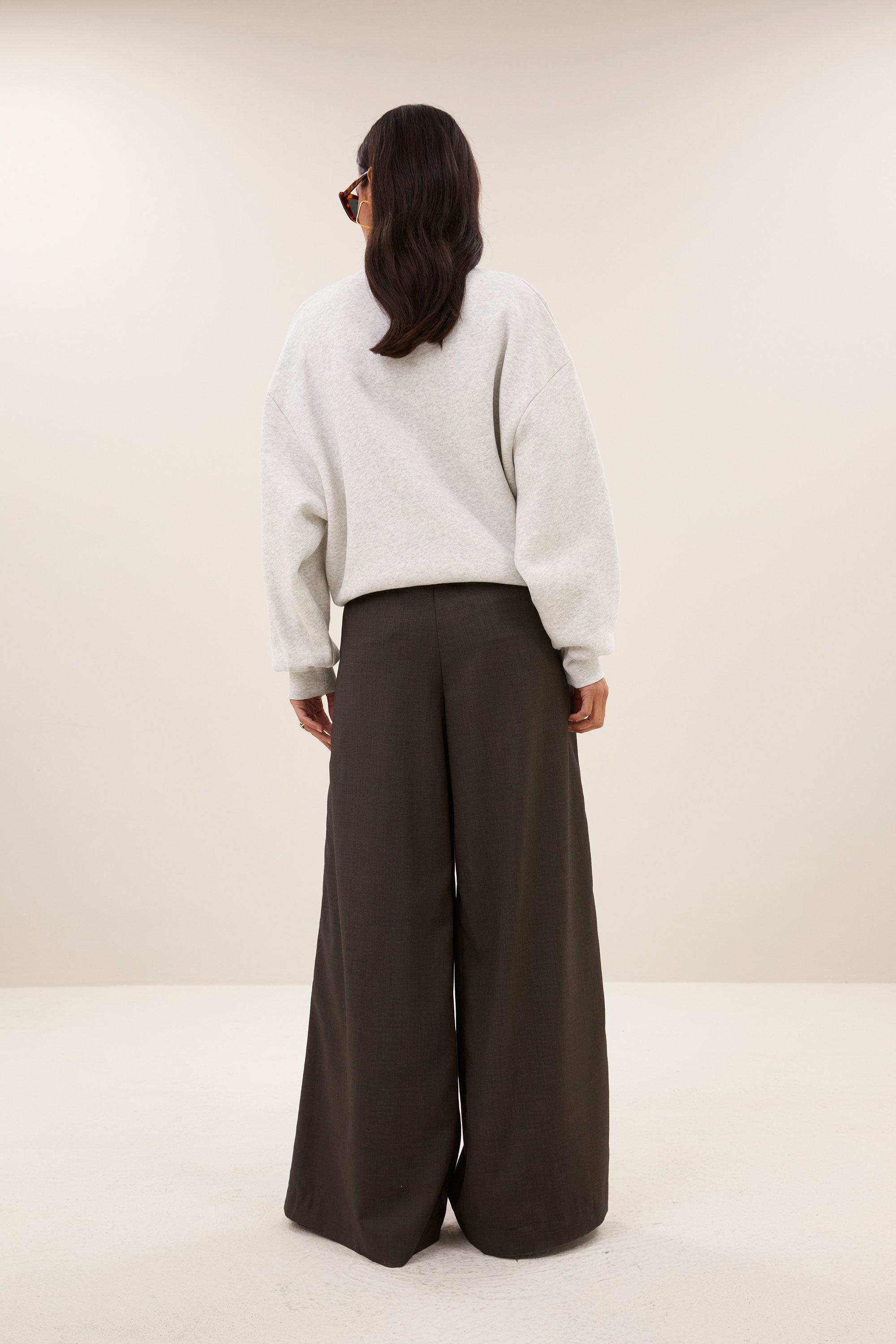 lili-speed-sweater-light-grey-melee-all-time classic-casual fit-normale pasvorm-by-bar-achteraanzicht