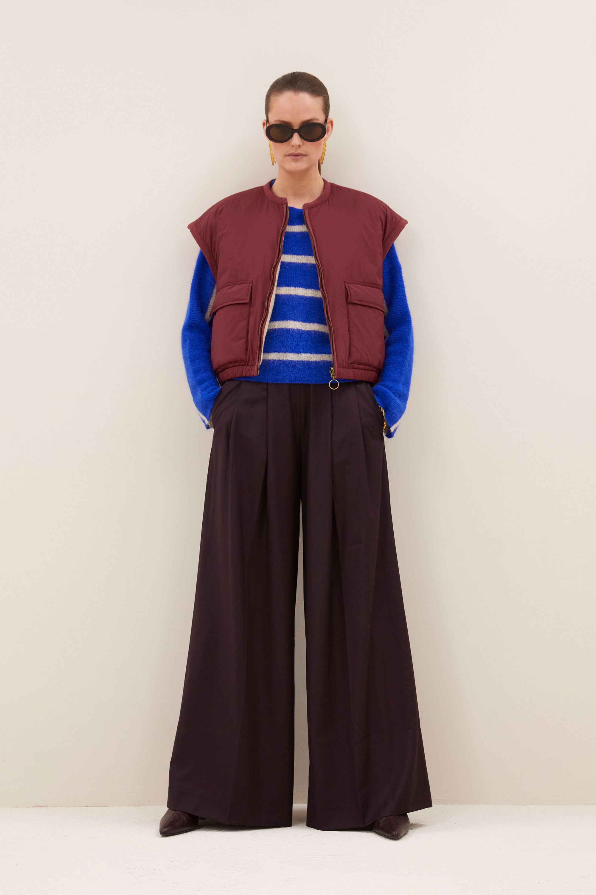 gio-sleeveless-jacket-wine-fleece_pocket_lining-binnenvoering-draagbaar aan beide zijden-by-bar-extra