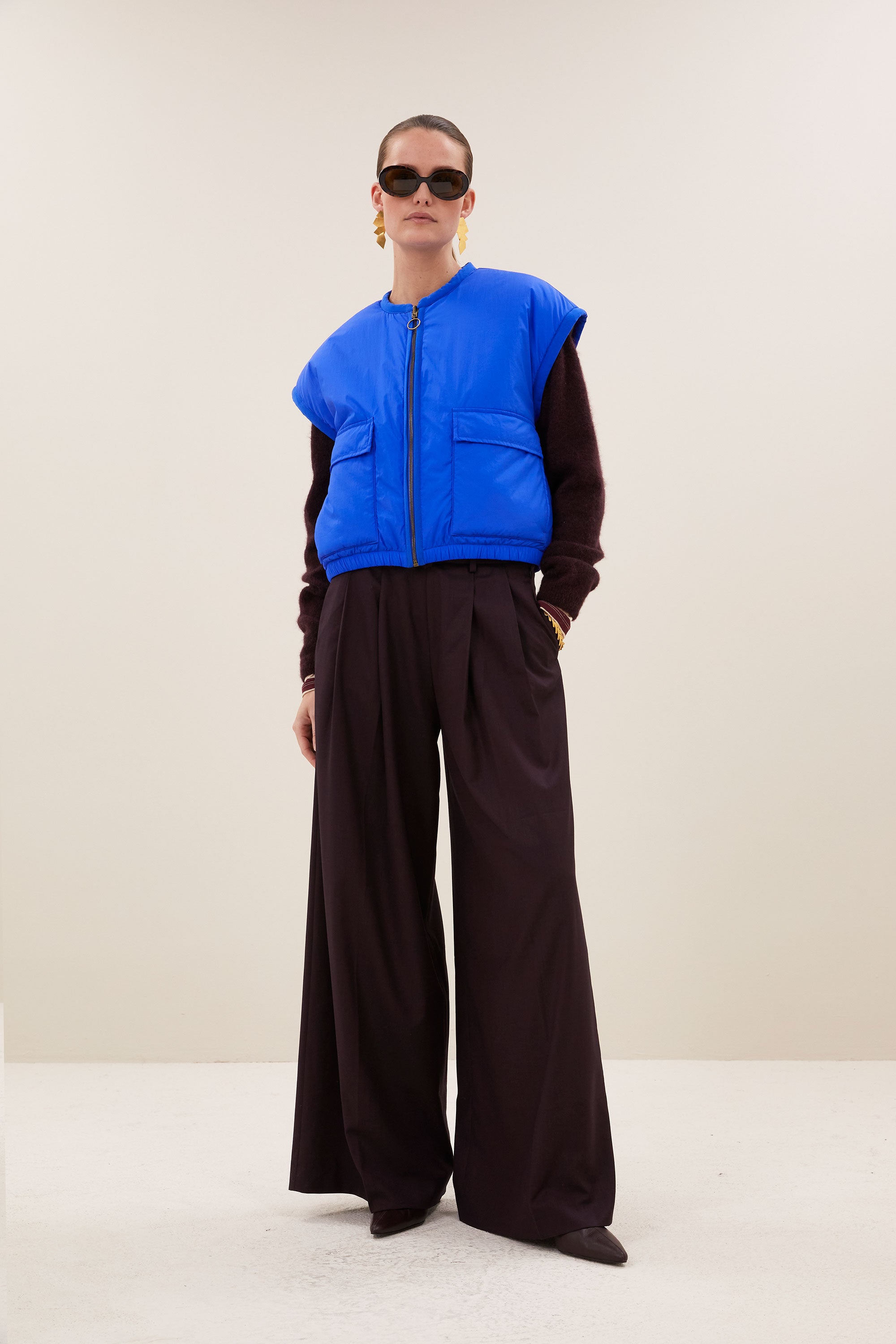 gio-sleeveless-jacket-kingsblue-fleece_pocket_lining-binnenvoering-draagbaar aan beide zijden-by-bar-extra