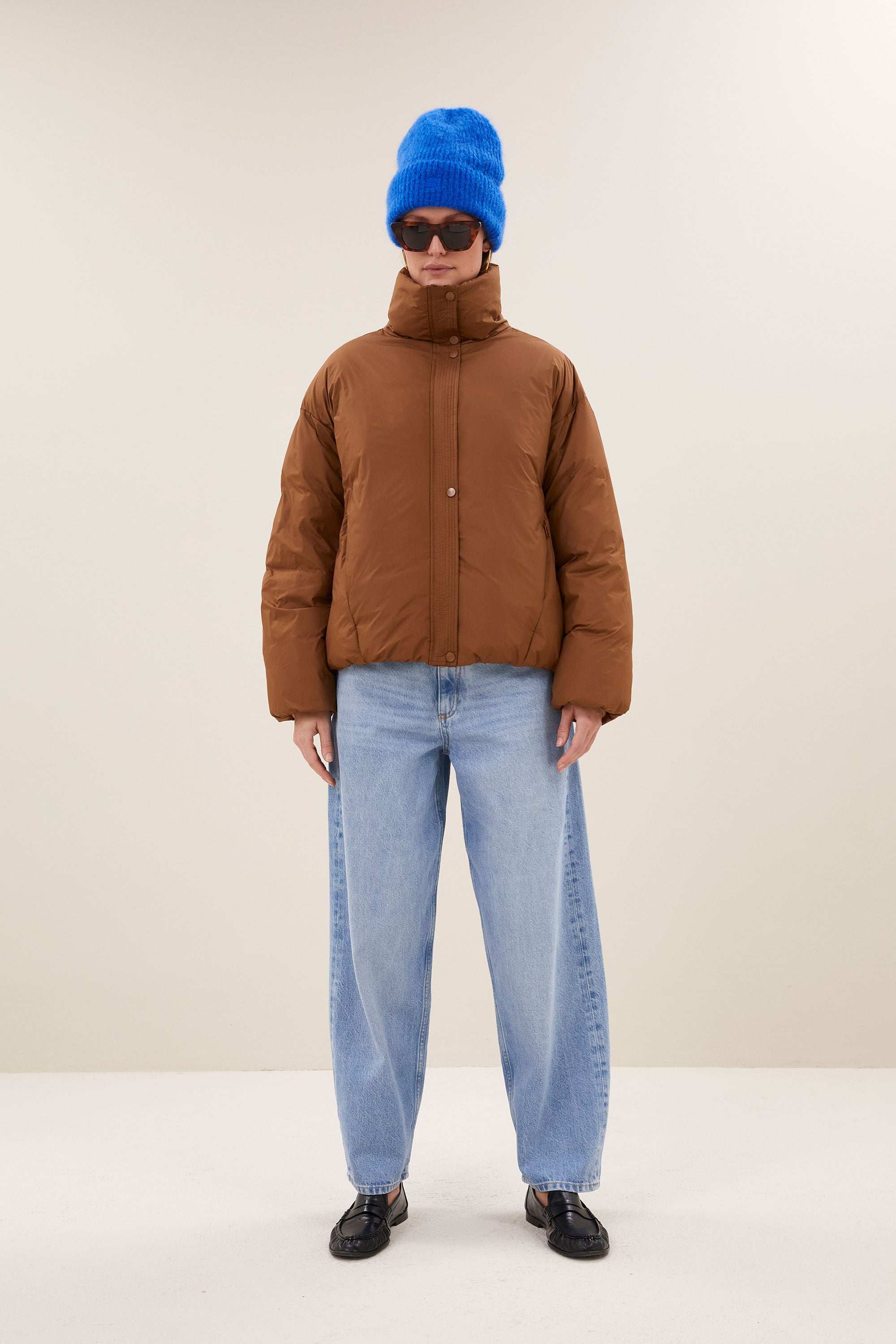 joy-jacket-hazel-hoge hals-gerecycled polyester-rits- en knoopsluiting-by-bar-vooraanzicht