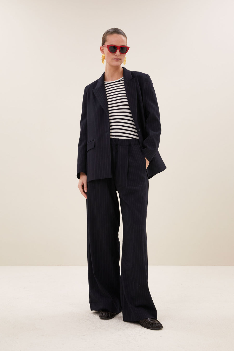 nes-pinstripe-blazer-midnight-comfortabele draagervaring-all-time classic-knoopsluiting-by-bar-aanvullende-foto