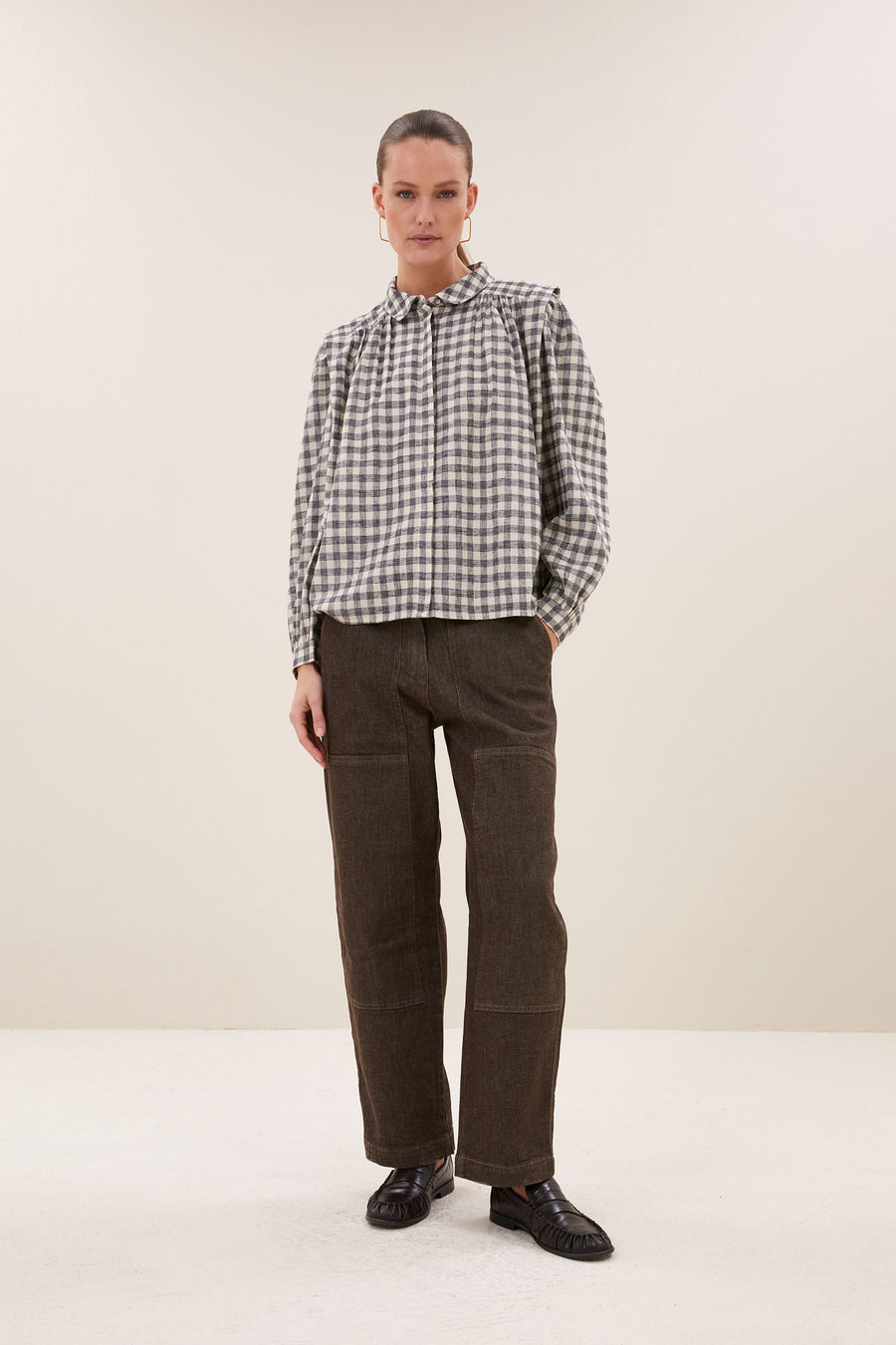 maia-check-blouse-ash-grey-check-all-time classic-ronde halslijn-statement print-by-bar-aanvullende-foto