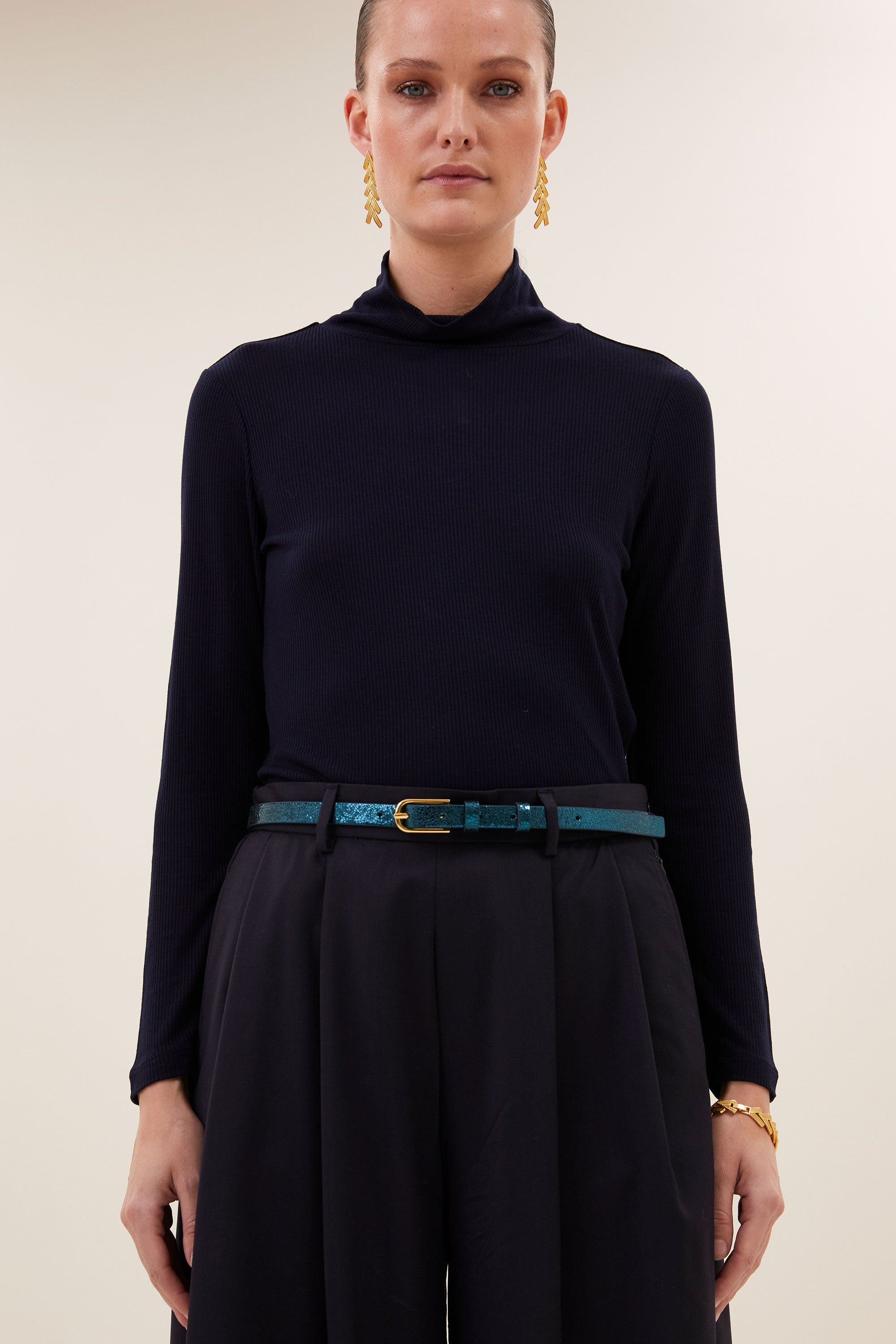 lovi-metallic-belt-oil-green-naar wens verstelbaar-all-time classic-by-bar-achteraanzicht