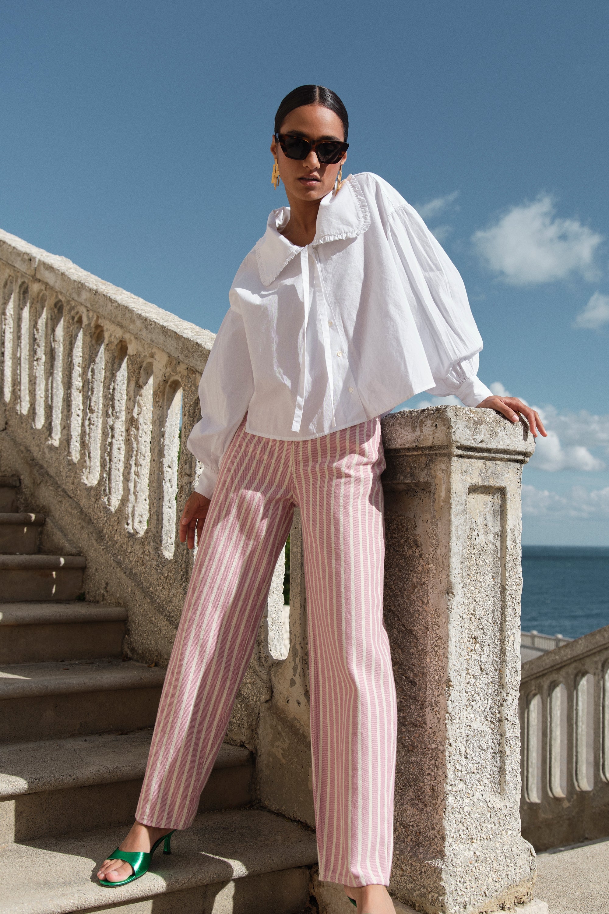 semmy-poplin-blouse-white-knoopsluiting-casual fit-normale pasvorm-by-bar-detail