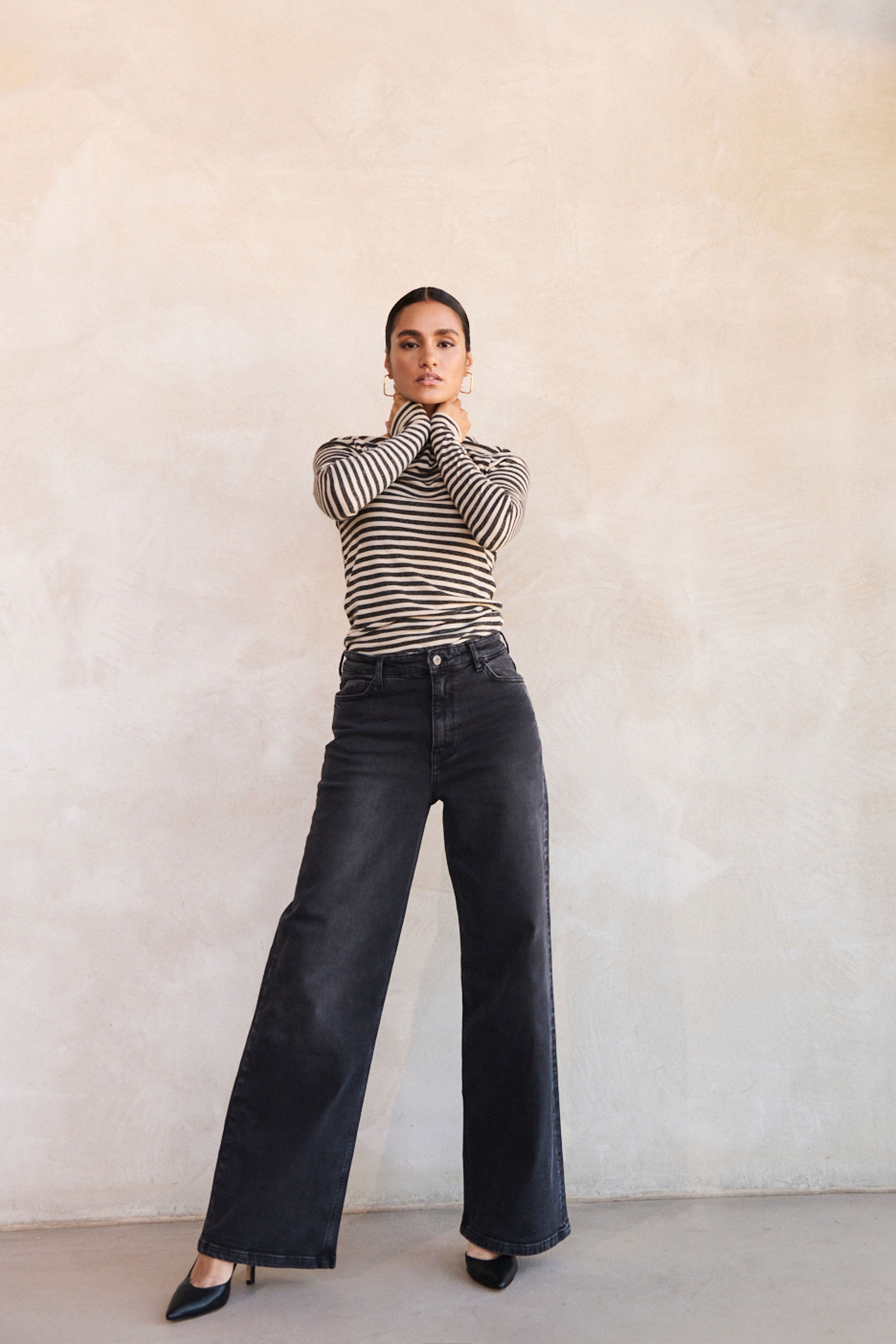 basic-ls-stripe-top-chalk-all-time classic-aansluitende fit-ronde halslijn-by-bar-detail