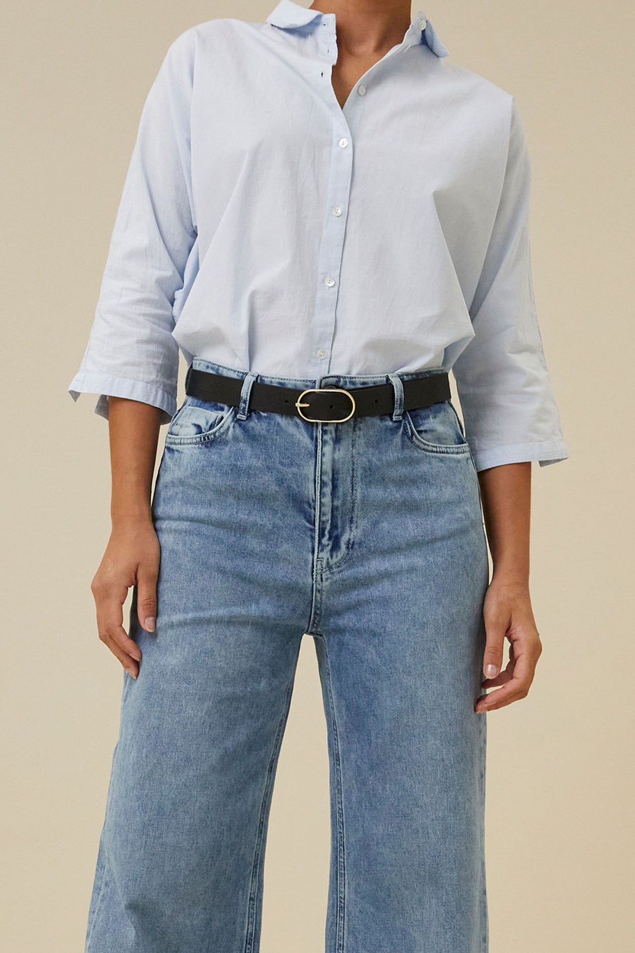 bella-belt-black-soepel leer-messing gesp-gemaakt door een familiebedrijf-by-bar-sfeerbeeld