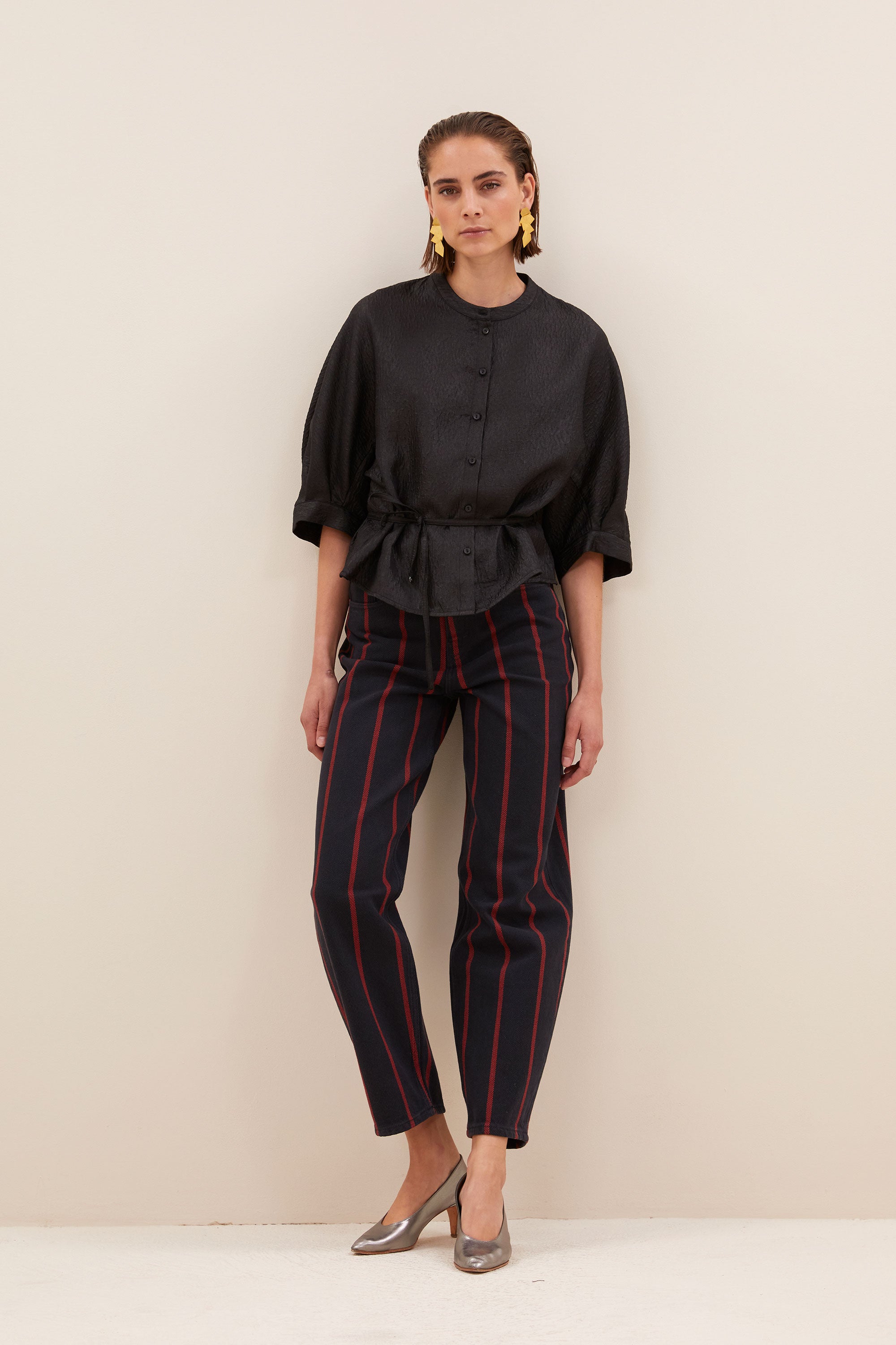 christi-bubble-blouse-black-by-bar-extra