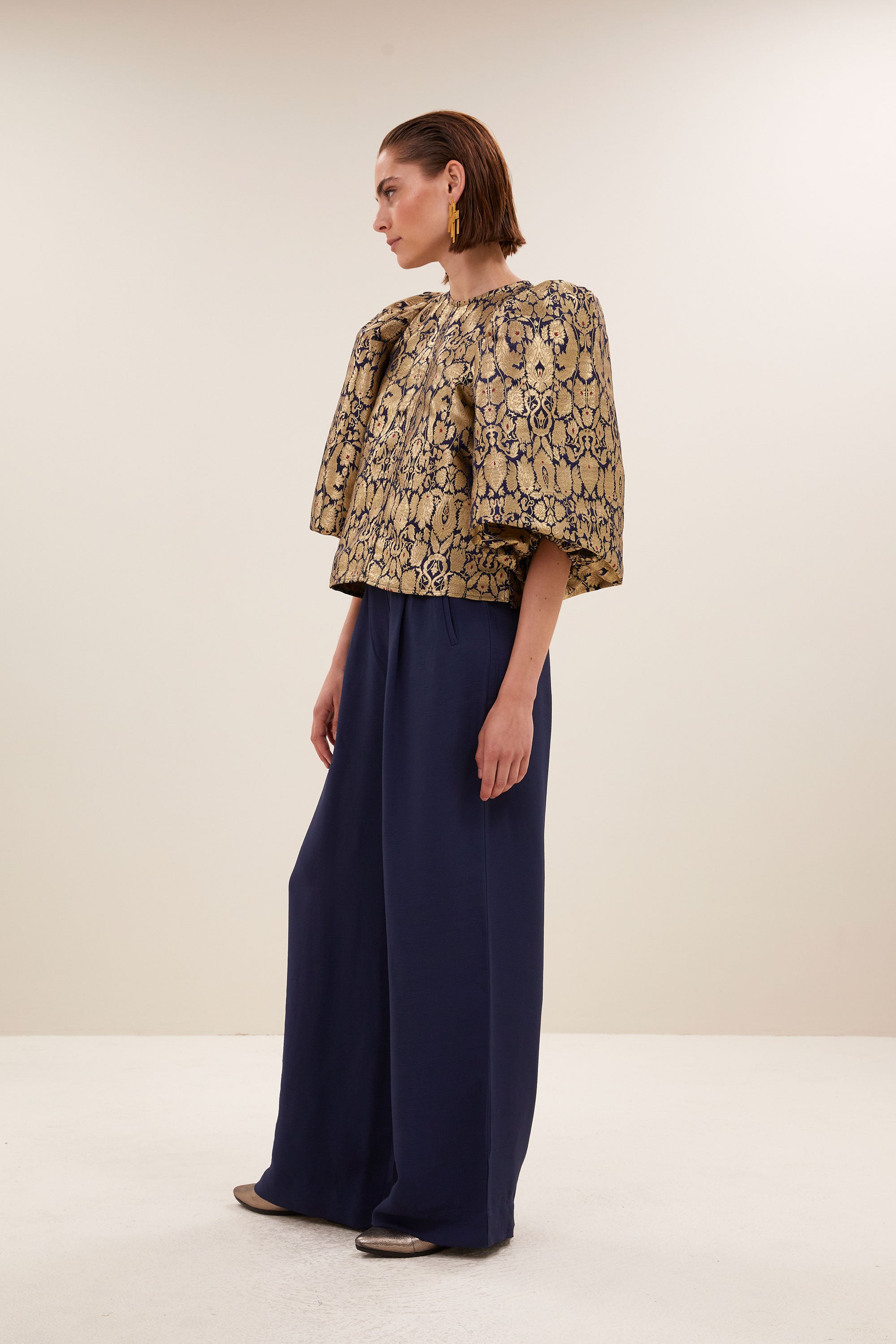 zasu-festive-blouse-gold-by-bar-zijaanzicht