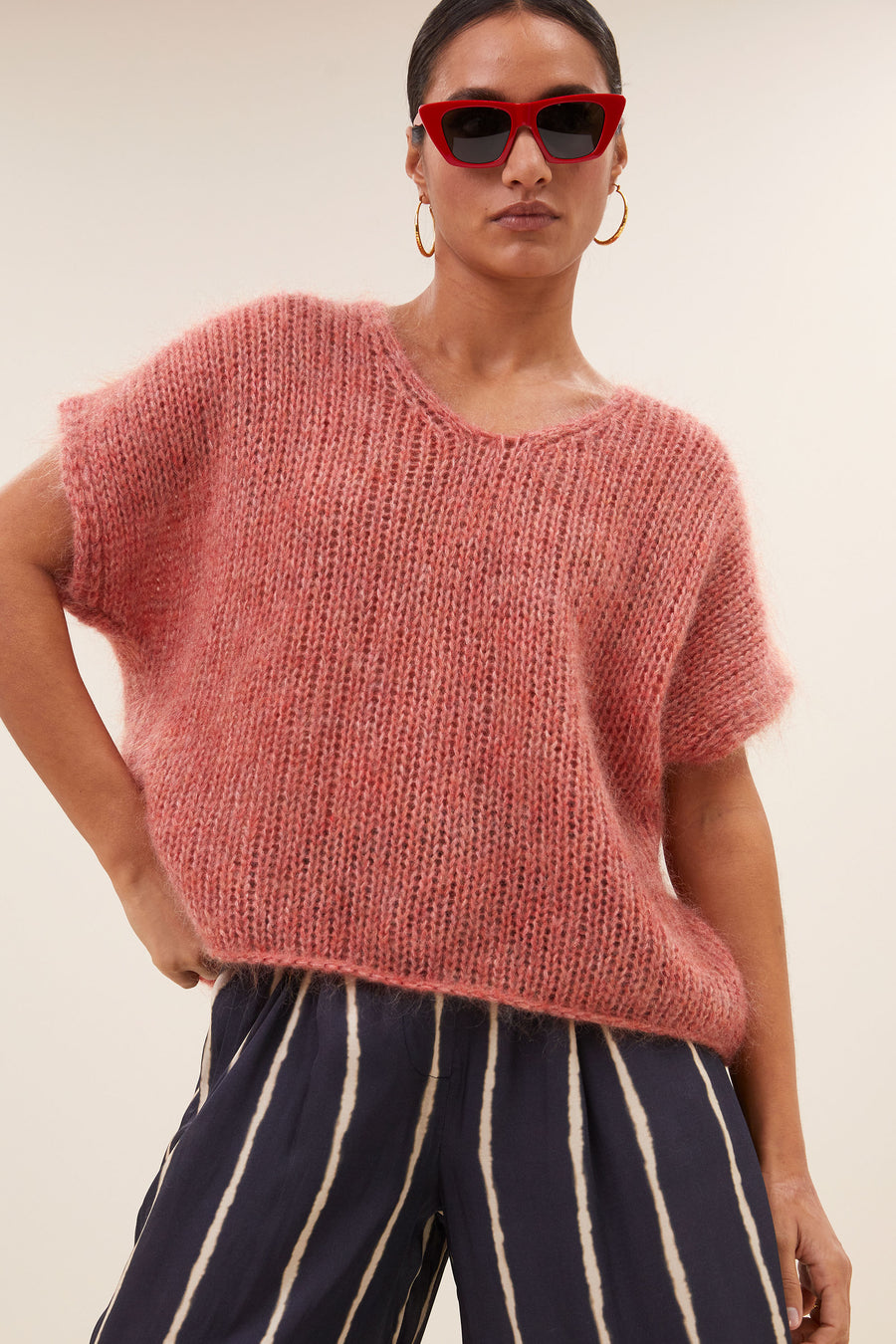 ivy-pullover-rouge-losvallende pasvorm-v-halslijn-wolblend-by-bar-detail
