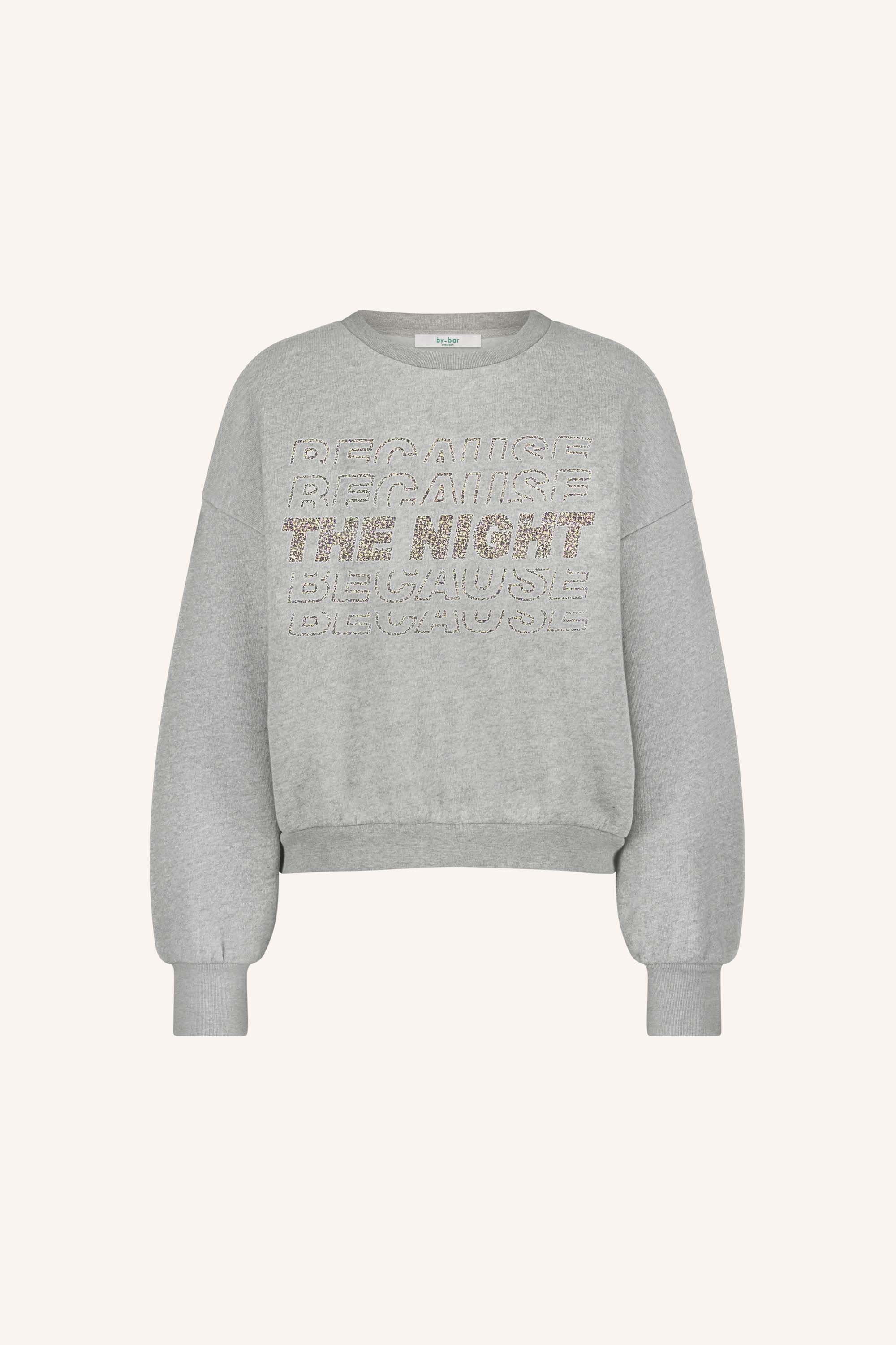 bibi-nights-melee-sweater-grey-melee-verlaagde schoudernaden-ribgebreide randen-statement print-by-bar-productfoto