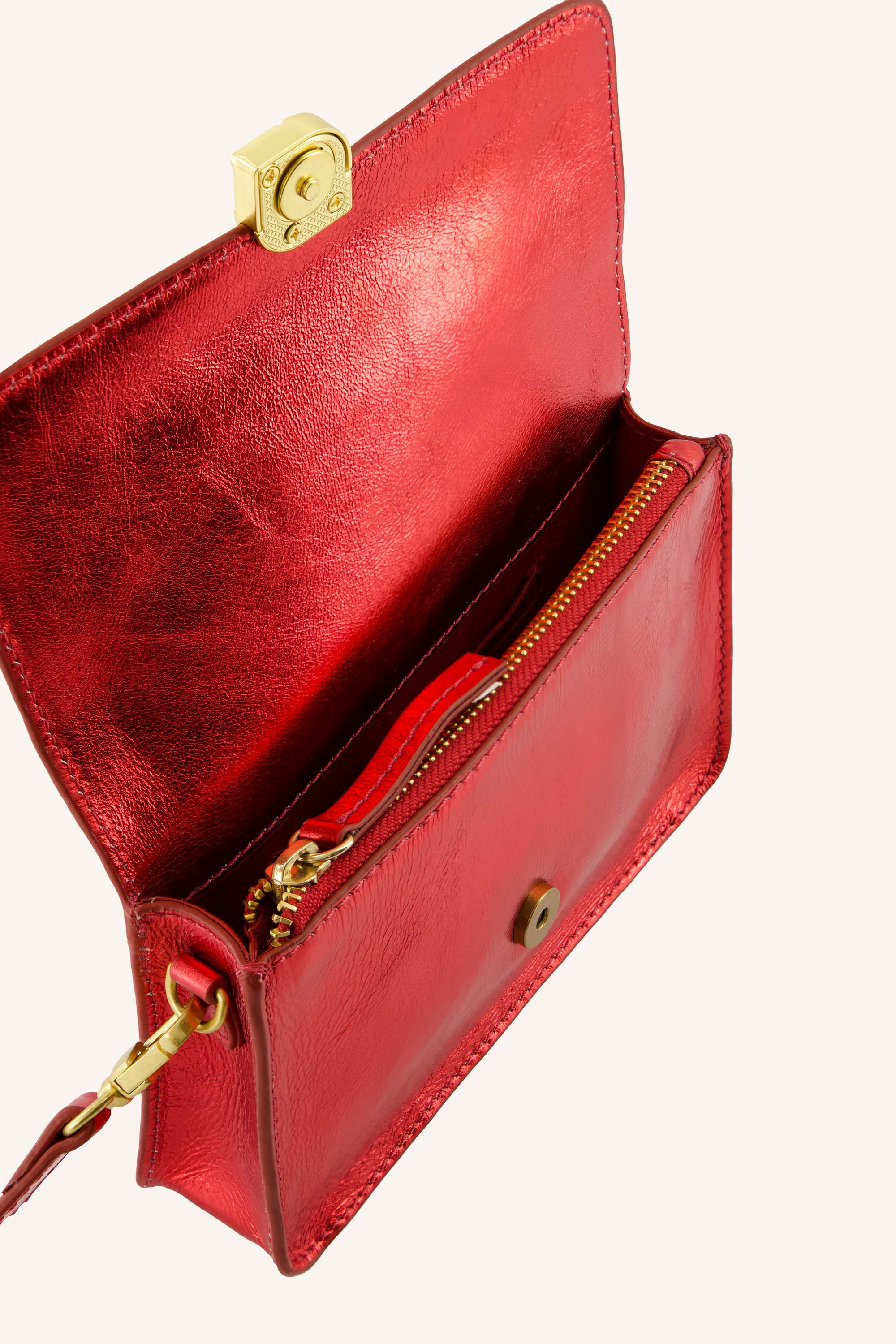 loua-gloss-bag-scarlet-red-all-time classic-metallic leder-by-bar-achteraanzicht