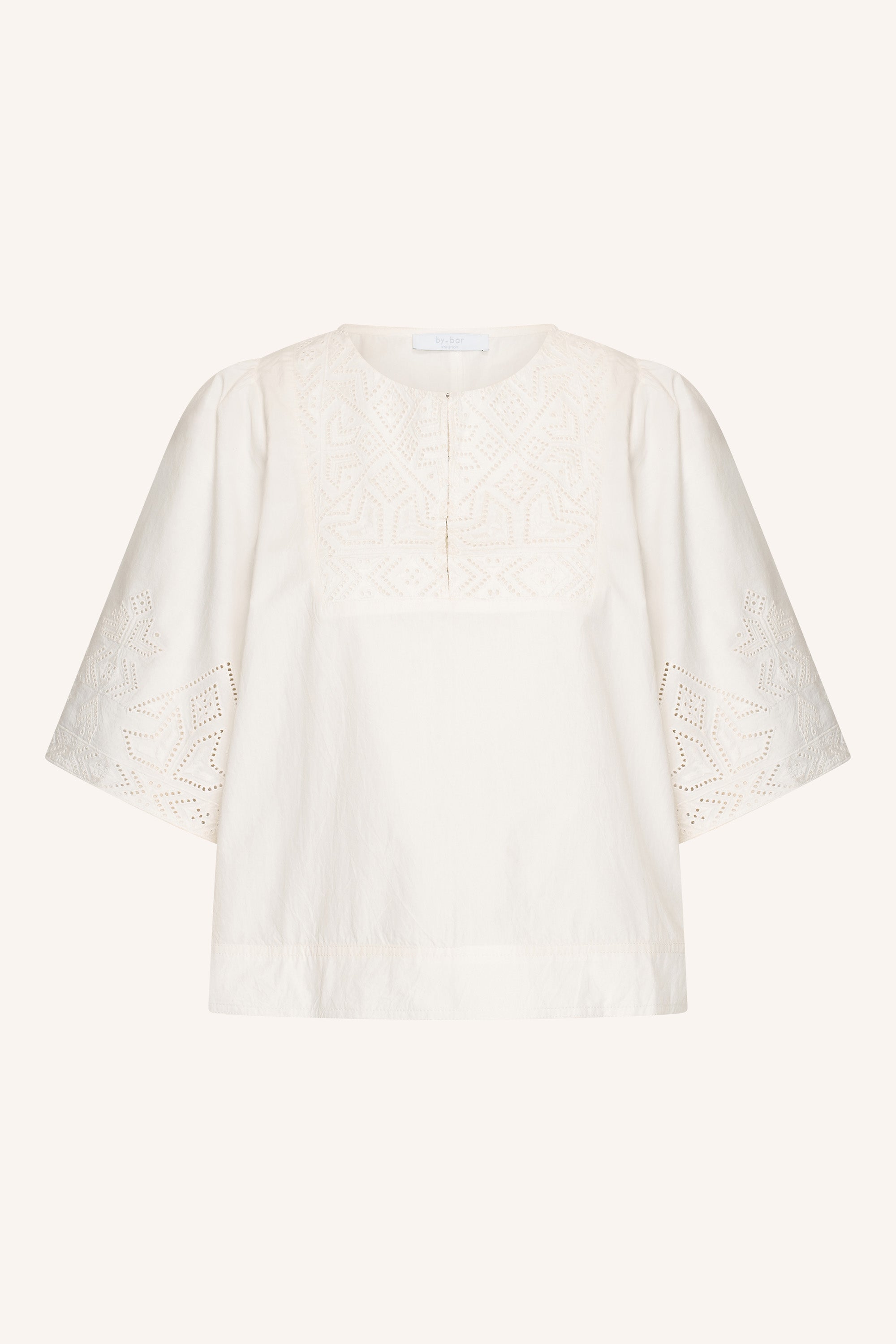 blouse-olivia-embroidery-blouse-cloud-white-by-bar-achteraanzicht