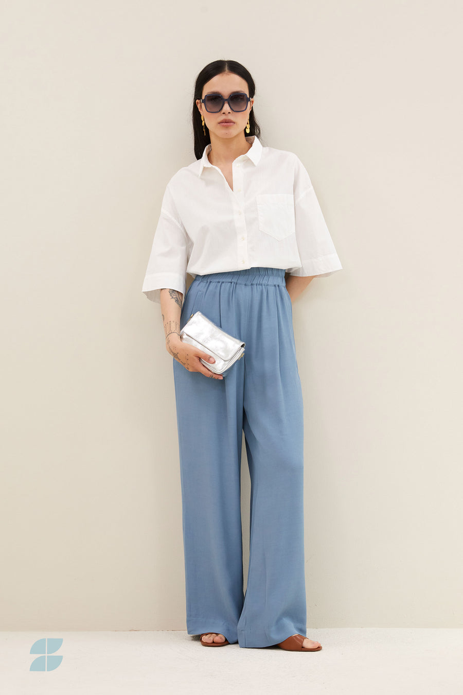 pilar-poplin-blouse-white-knoopsluiting-casual fit-normale pasvorm-by-bar-vooraanzicht
