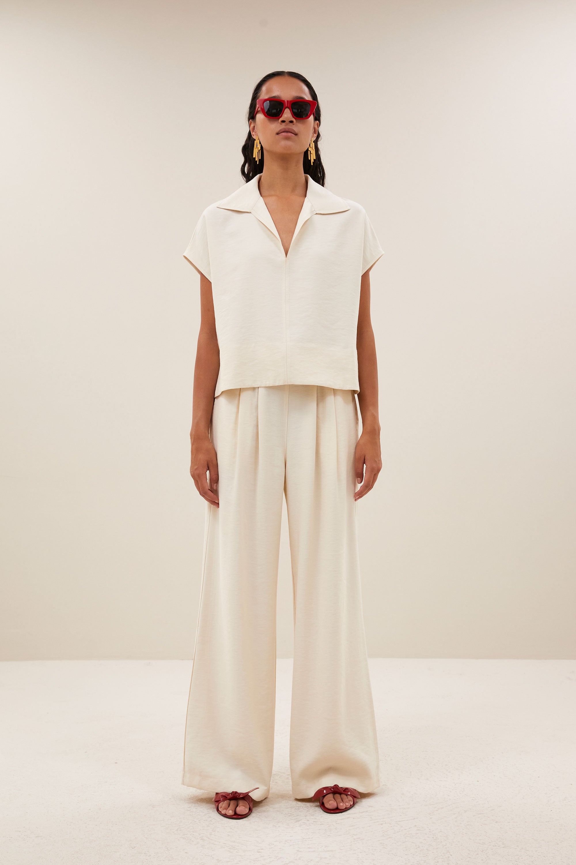 blouse-zia-blouse-cream-by-bar-zijaanzicht