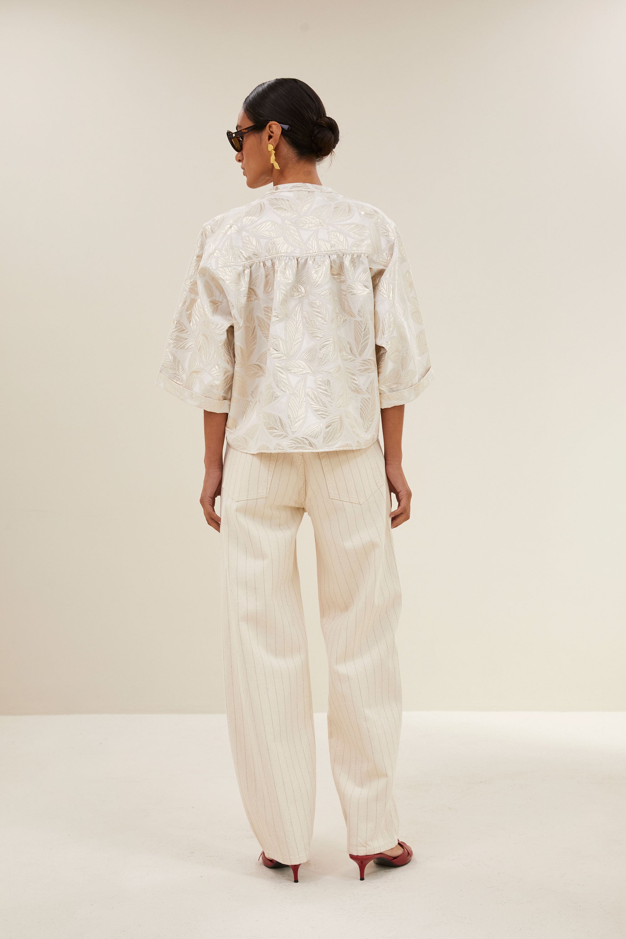 blouse-levy-jacquard-blouse-champagne-by-bar-achteraanzicht