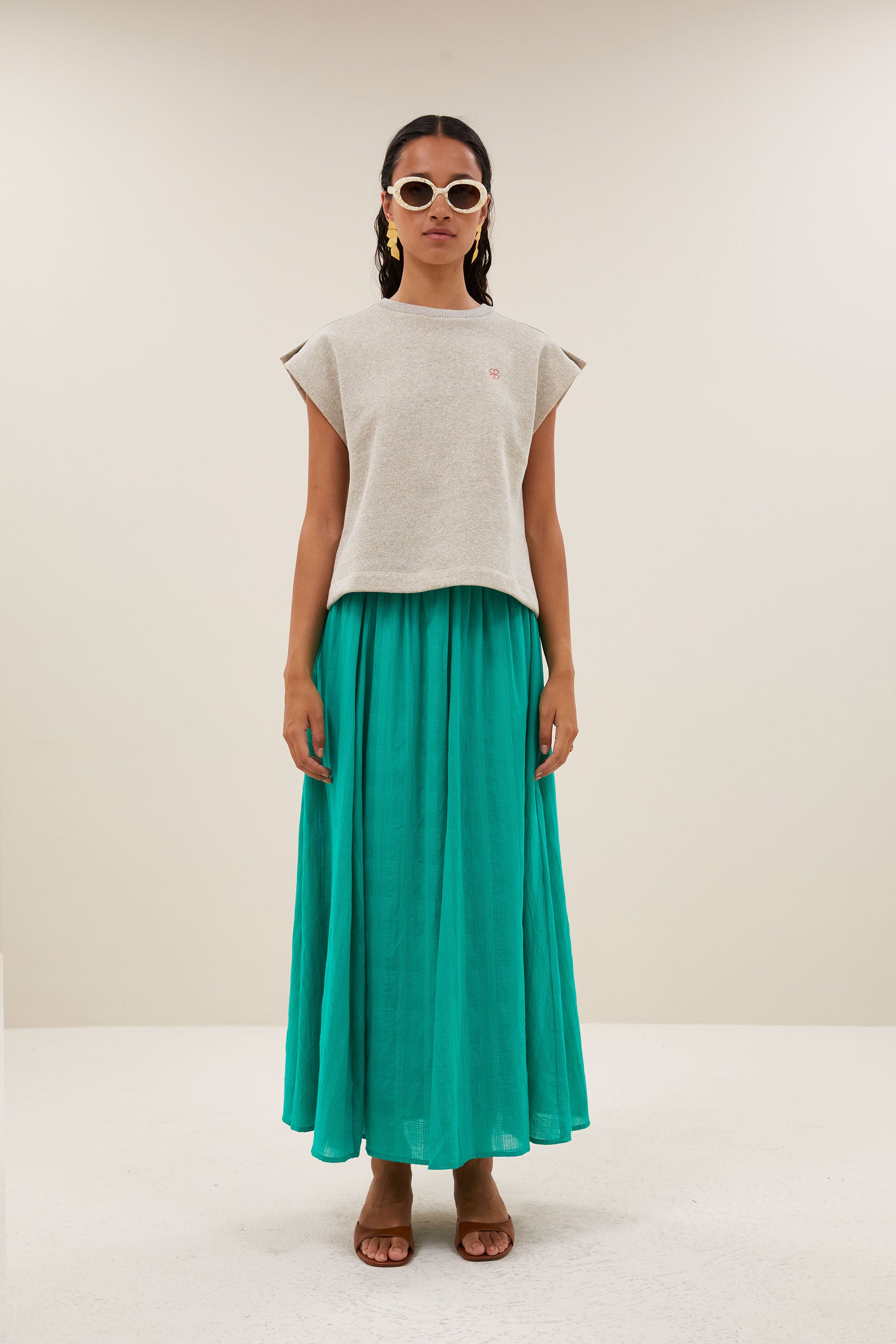 mason-sparkle-pleats-top-gold-must-have essential-kleine kapmouw-tijdloze pasvorm-by-bar-vooraanzicht