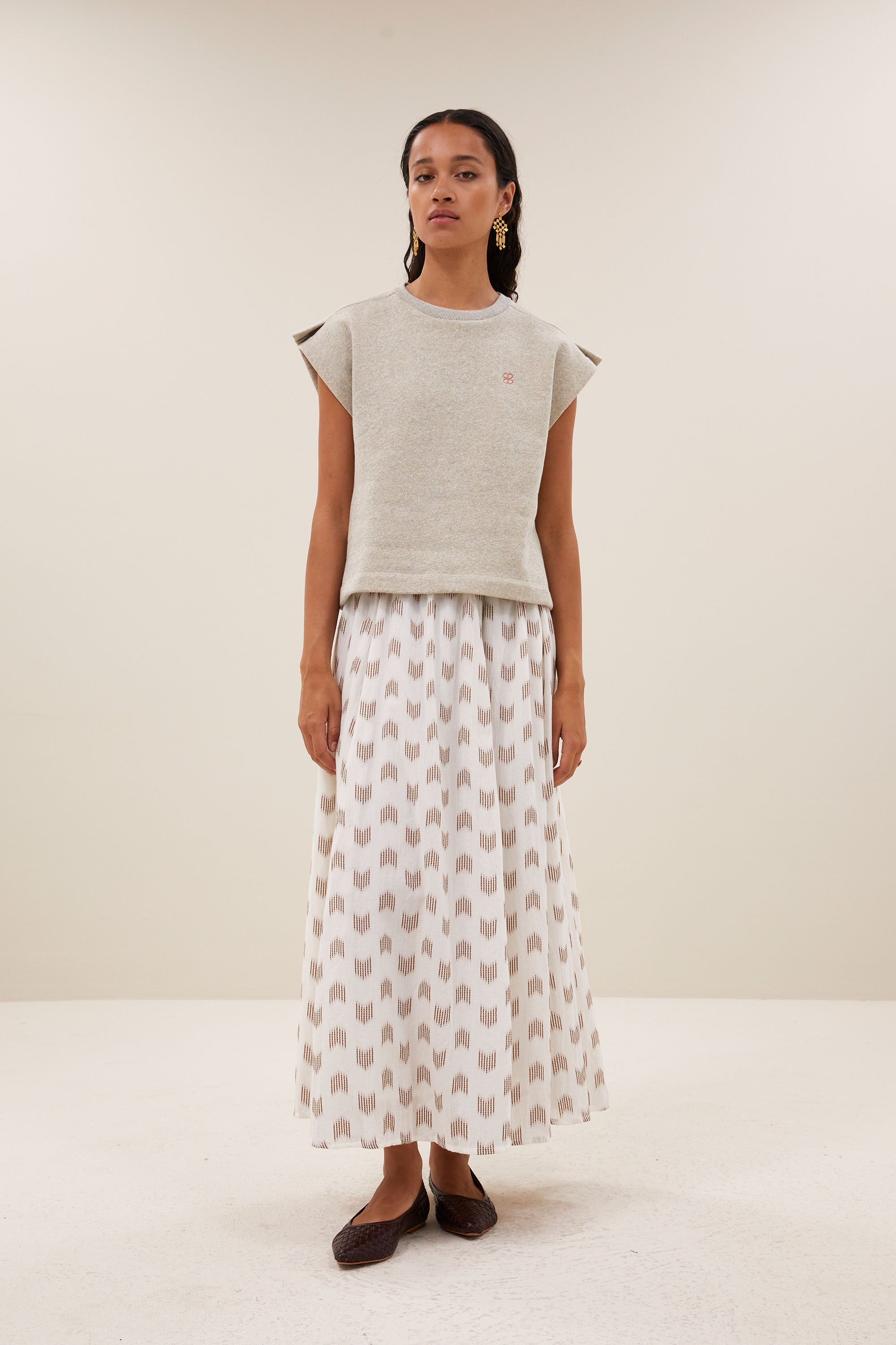 mason-sparkle-pleats-top-gold-must-have essential-kleine kapmouw-tijdloze pasvorm-by-bar-vooraanzicht