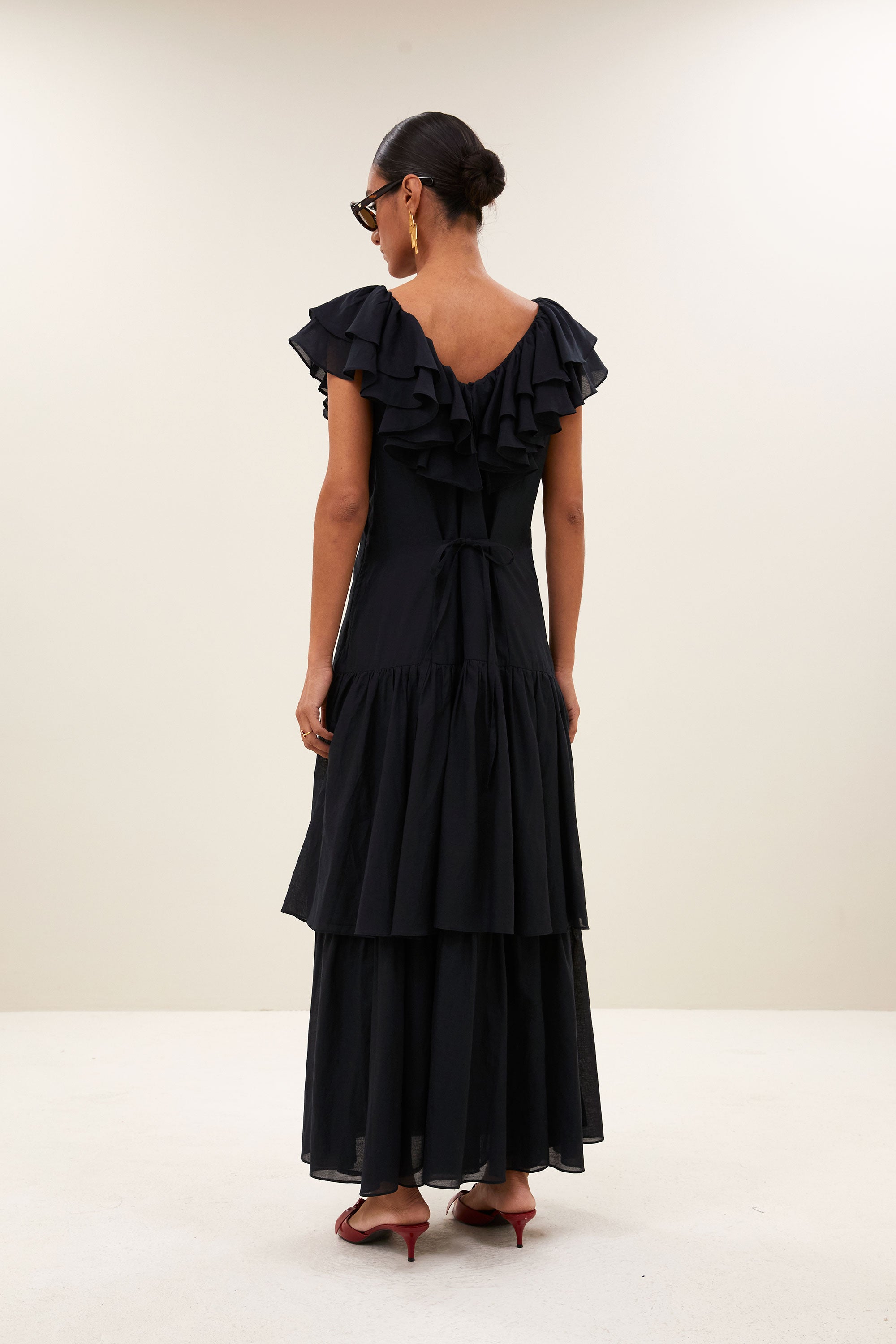 dress-loren-dress-jet-black-by-bar-zijaanzicht