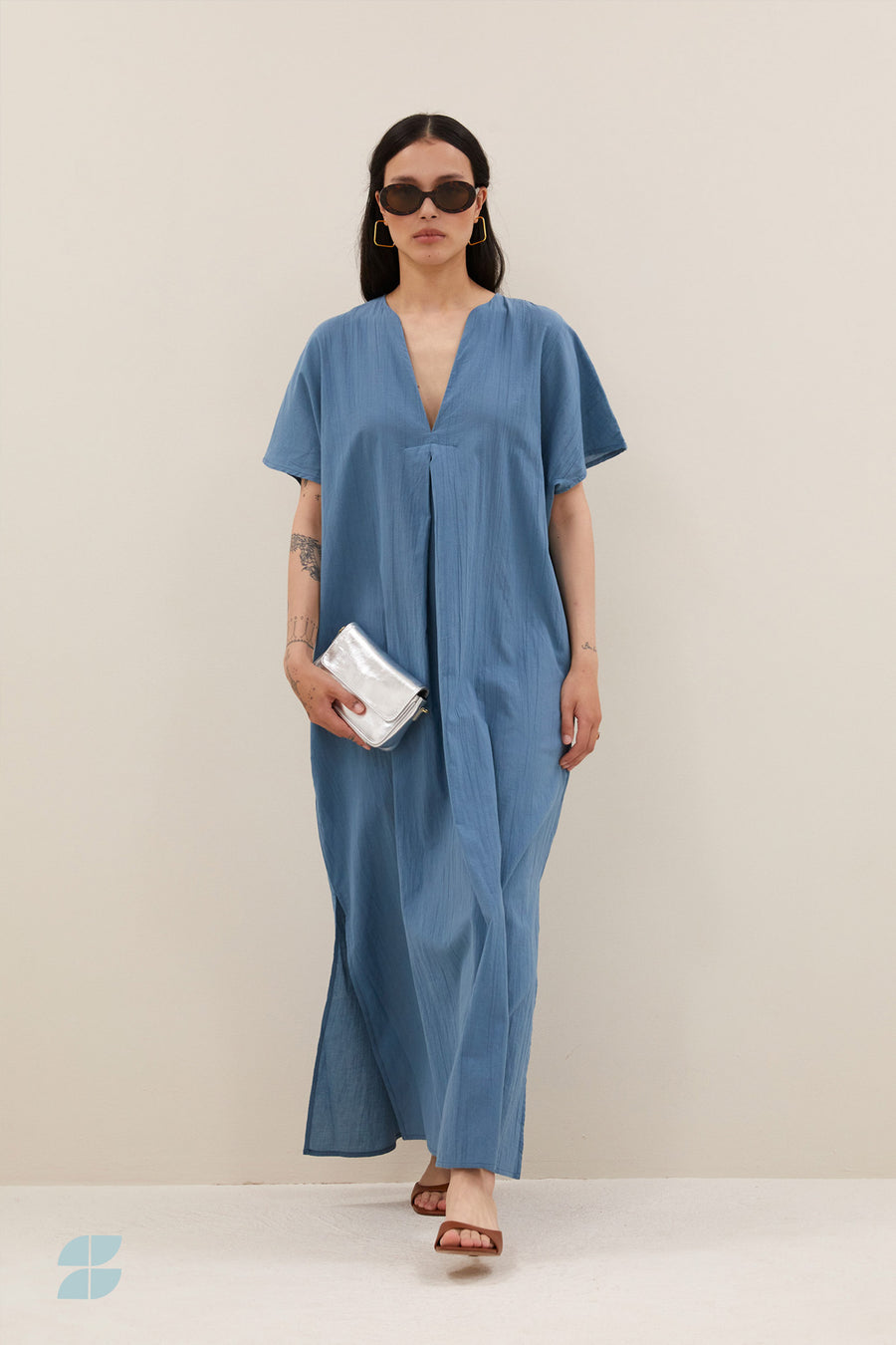 bali-dress-stone-blue-casual fit-losvallende pasvorm-v-halslijn-by-bar-extra