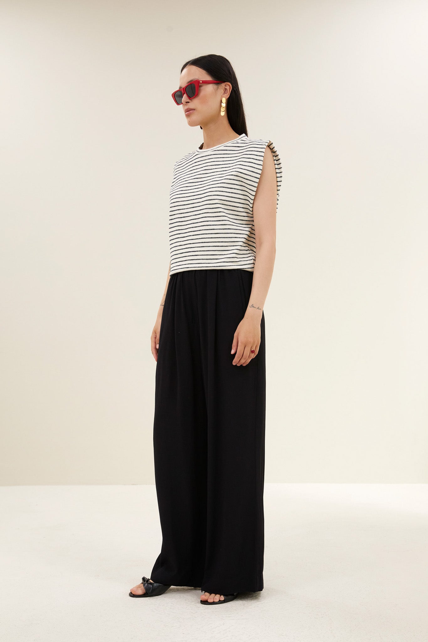 pants-benji-viscose-pants-jet-black-1-by-bar-aanvullende foto