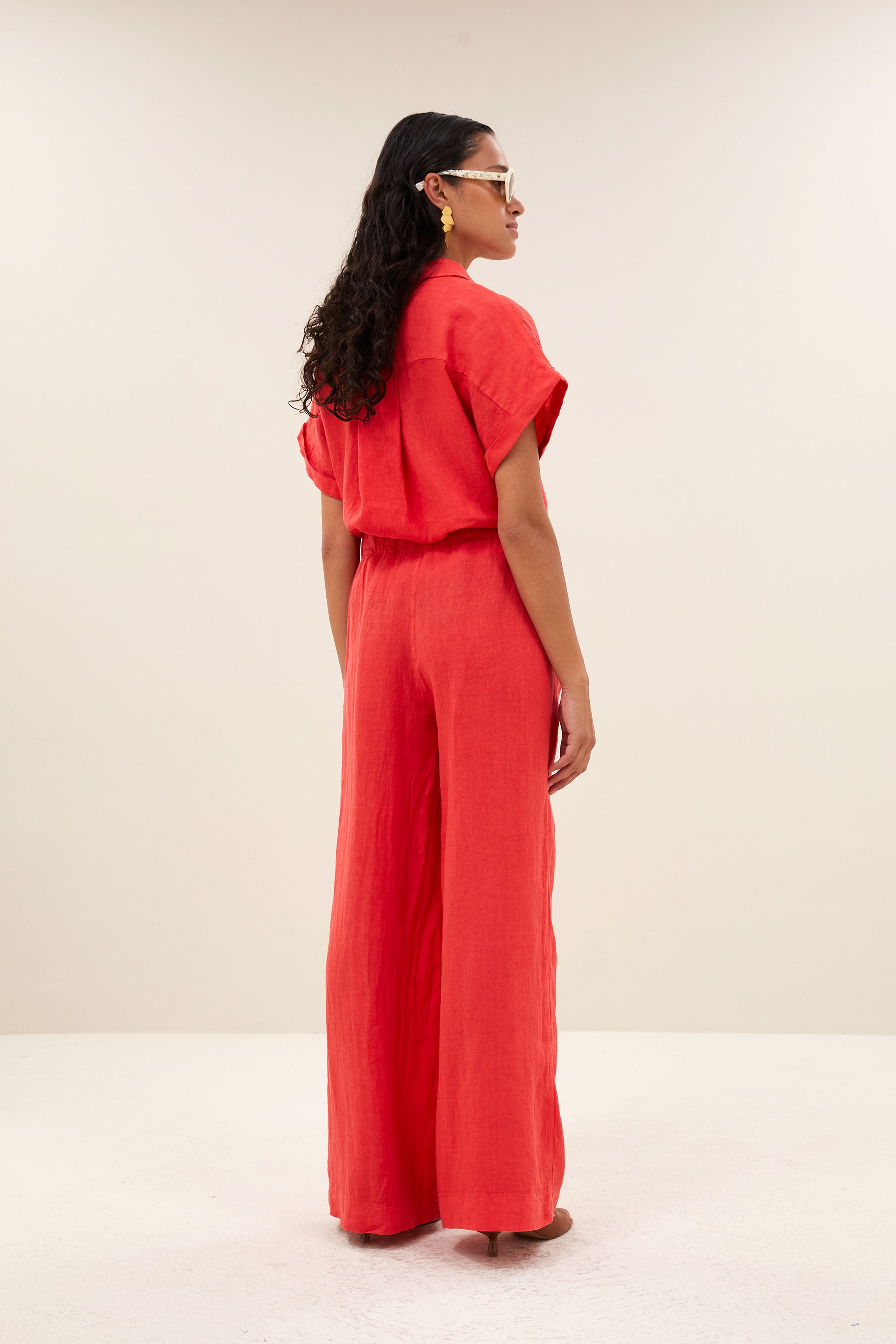 benji-linen-pants-lipstick-all-time classic-comfortabele pasvorm-must-have essential-by-bar-achteraanzicht