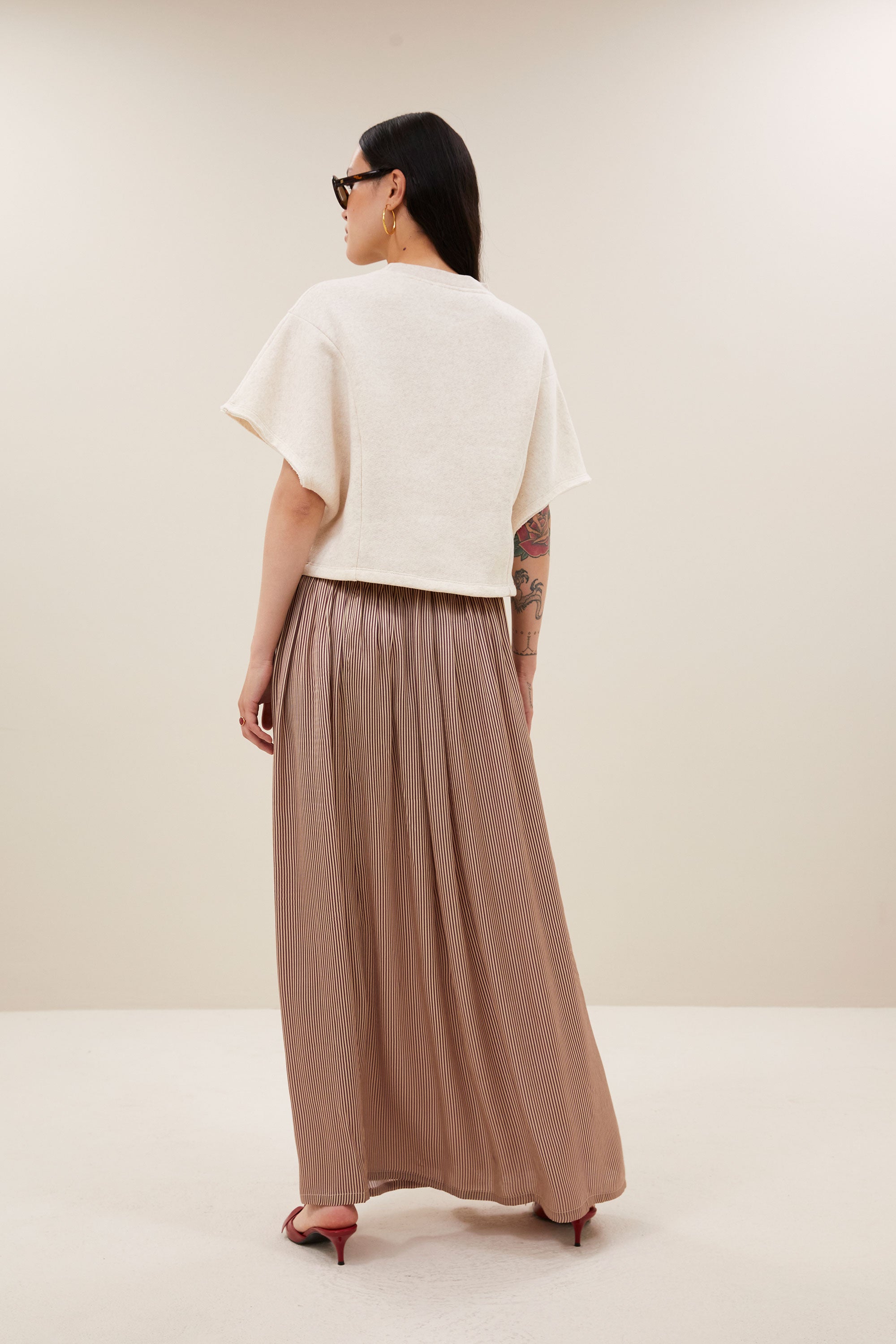 reva-viscose-stripe-skirt-wine-stripe-casual fit-losvallende pasvorm-viscose kwaliteit-by-bar-achteraanzicht