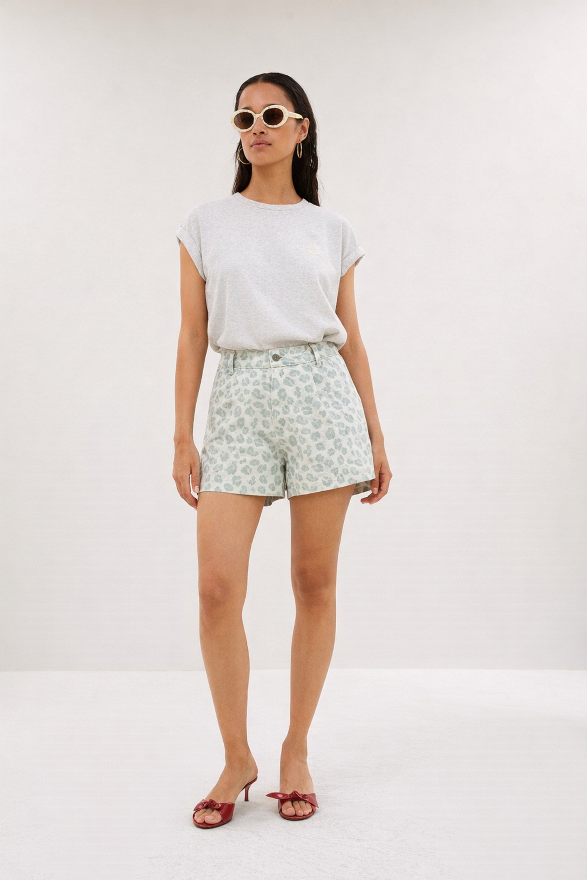 june-green-cheetah-shorts-green-cheetah-normale taille-normale pasvorm-rits- en knoopsluiting-by-bar-vooraanzicht