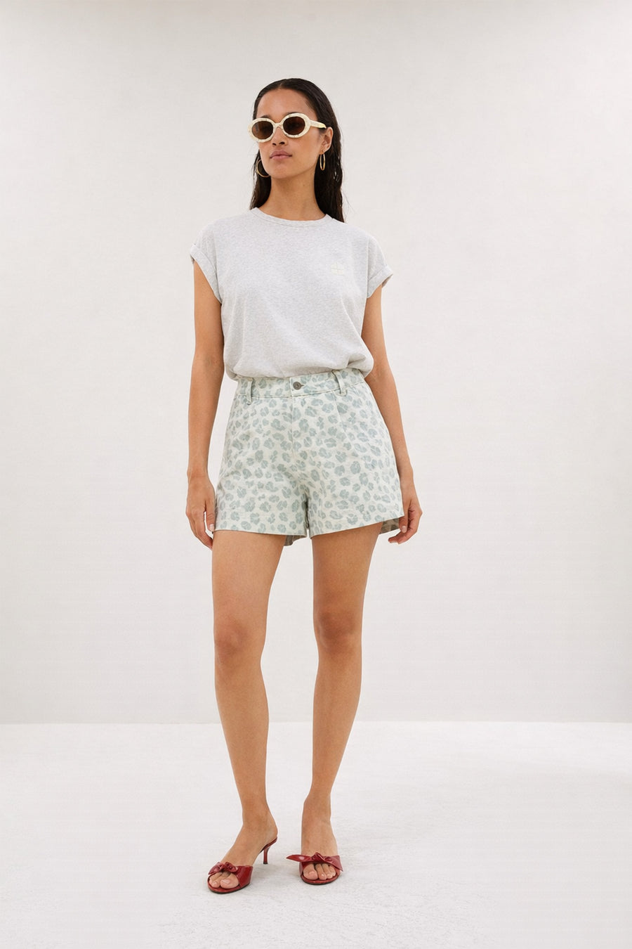 june-green-cheetah-shorts-green-cheetah-normale taille-normale pasvorm-rits- en knoopsluiting-by-bar-vooraanzicht