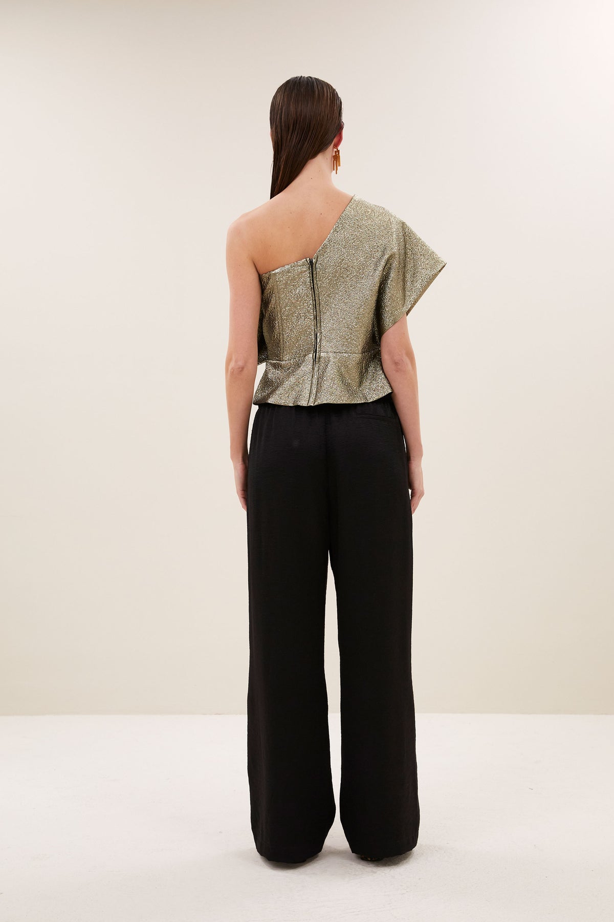 jula-gold-top-gold-all-time classic-blinde ritssluiting-aansluitende fit-by-bar-achteraanzicht