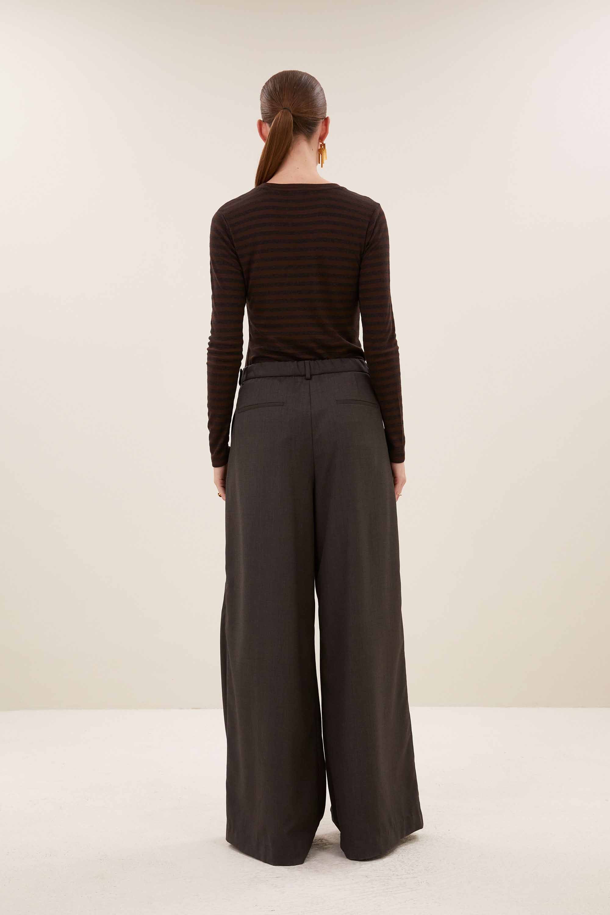 basic-ls-melange-stripe-top-coffee-bean-all-time classic-aansluitende fit-ronde halslijn-by-bar-achteraanzicht