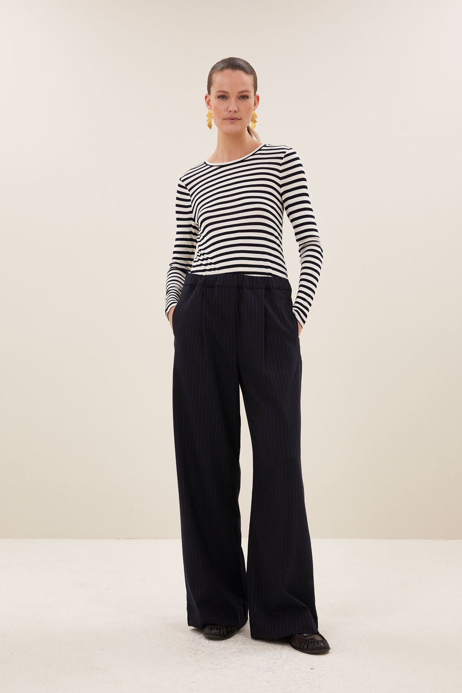basic-ls-rib-top-moon-stripe-all-time classic-aansluitende fit-ribpatroon-by-bar-sfeerbeeld