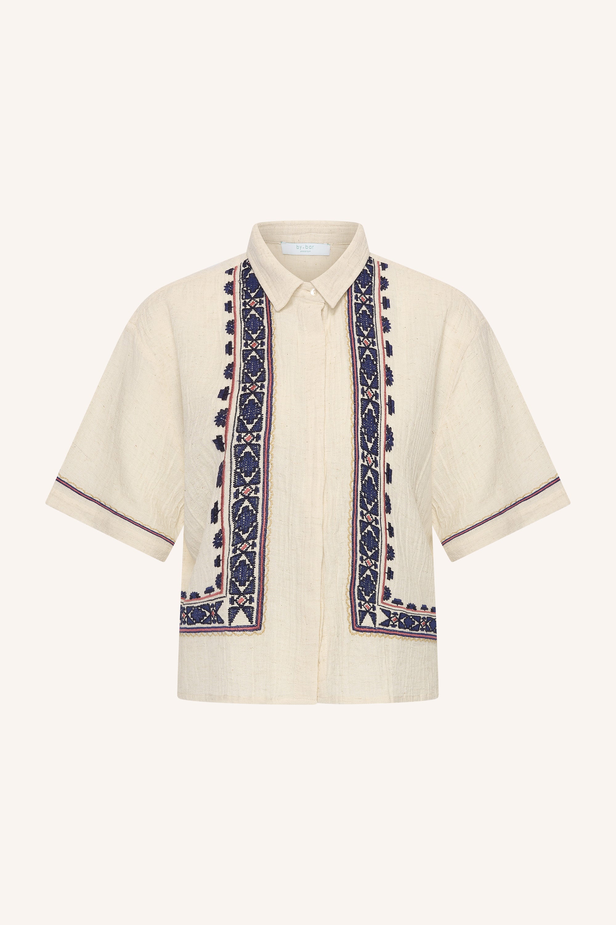 jela-embroidery-blouse-sand-embroidery-gemaakt door weefspecialist-opstaande kraag-by-bar-productfoto