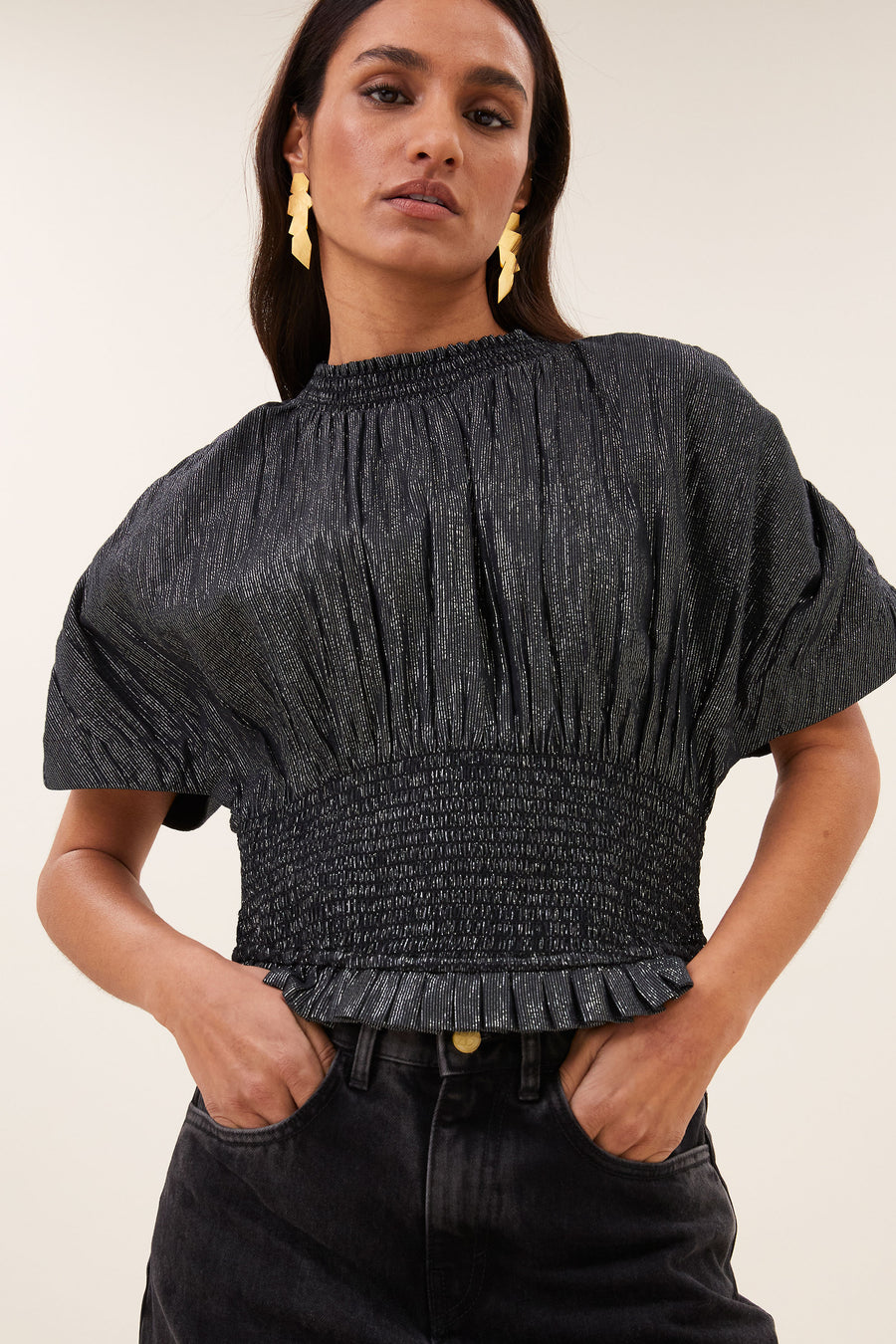 mela-lurex-blouse-silver-aansluitende fit-elastisch smok detail-subtiel geweven lurex draad-by-bar-detail