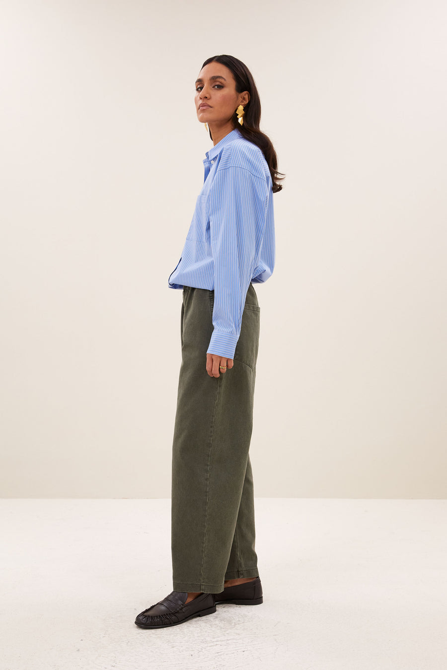 lise-cloud-blouse-cloud-blue-stripe-all-time classic-comfortabele pasvorm-must-have essential-by-bar-zijaanzicht