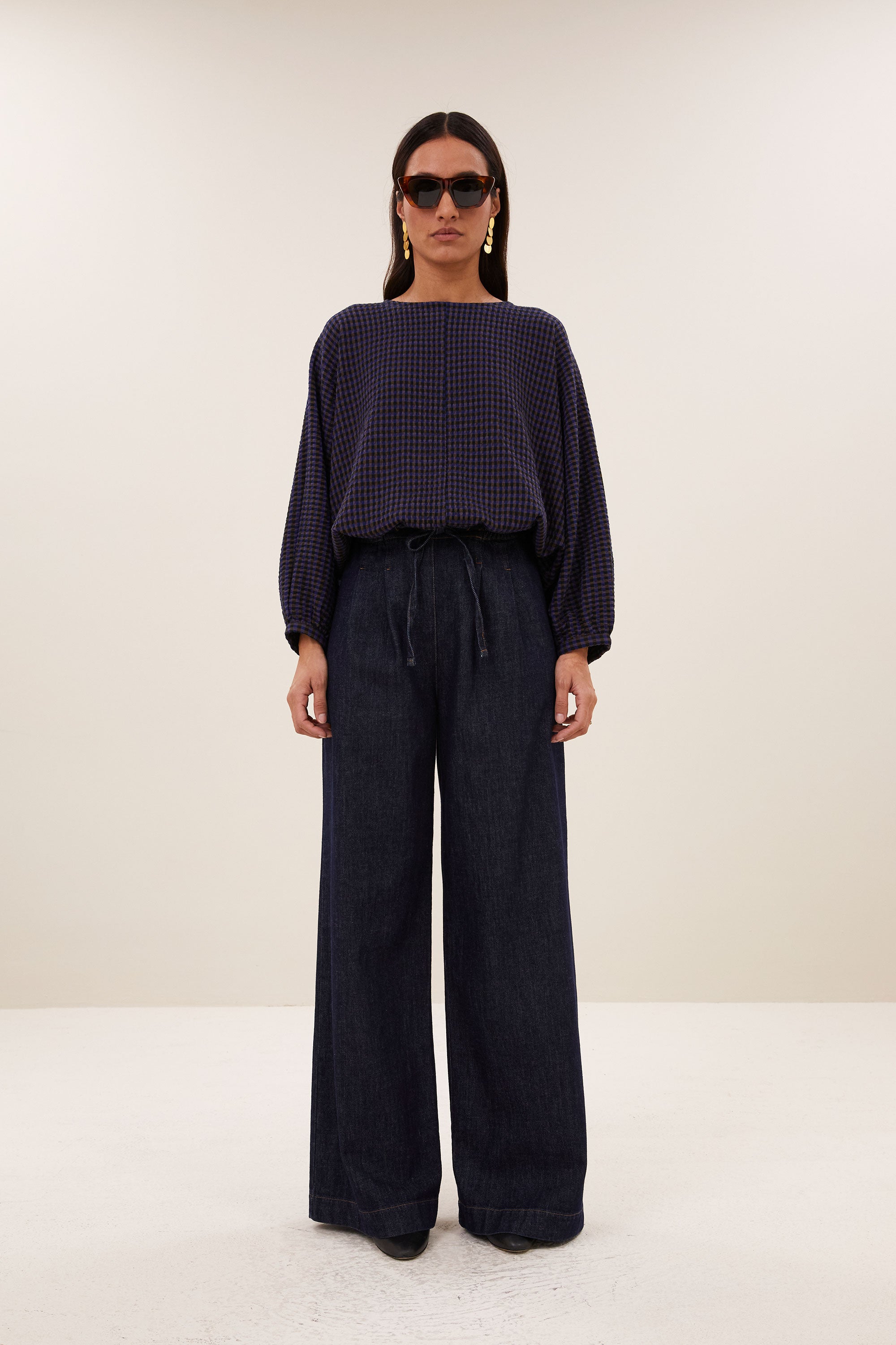gaya-blouse-galaxy-check-comfortabele draagervaring-ronde halslijn-statement print-by-bar-vooraanzicht