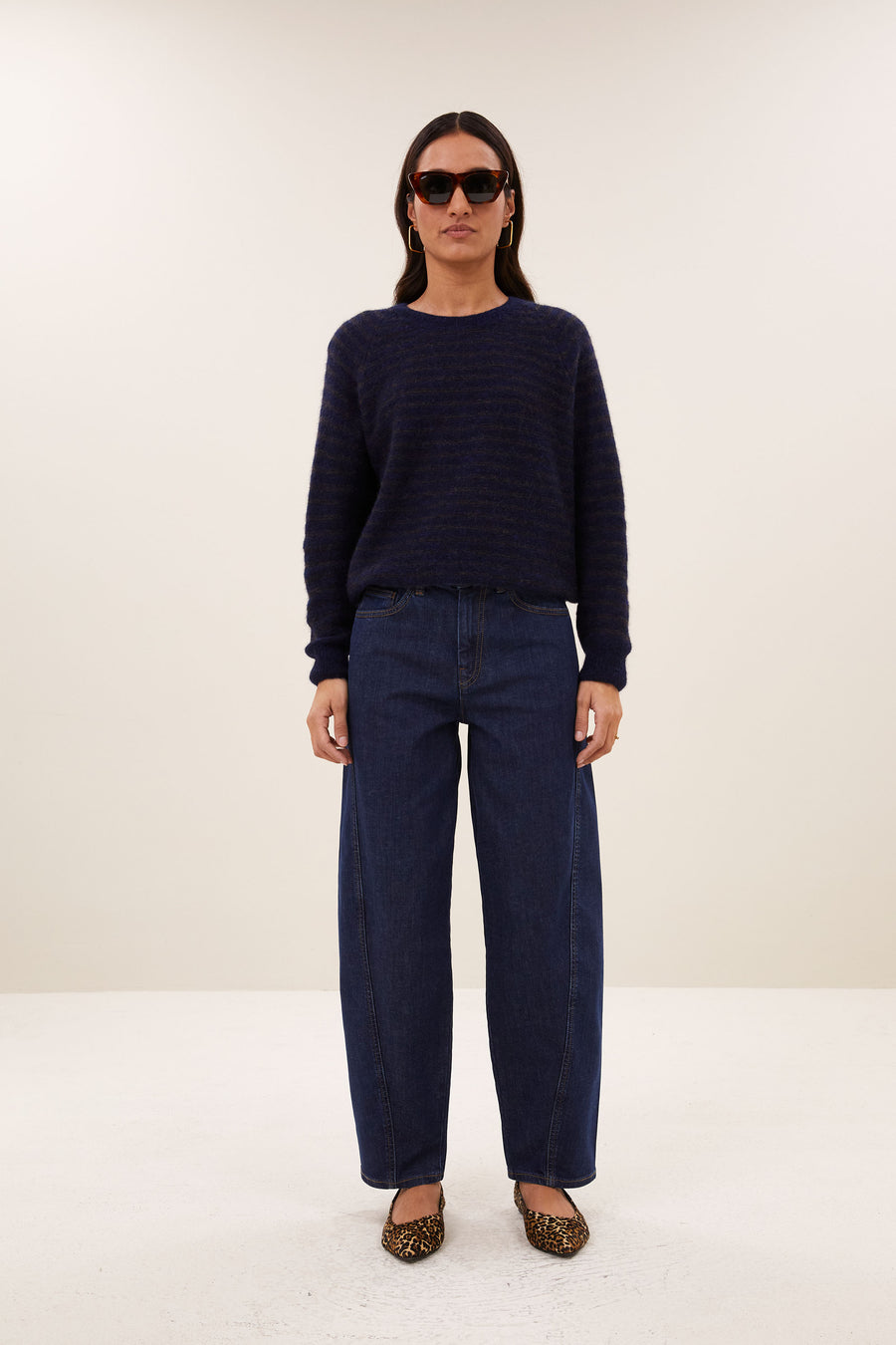 spila-raglan-pullover-brown-thin-stripe-alpacamix kwaliteit-all-time classic-ronde halslijn-by-bar-vooraanzicht