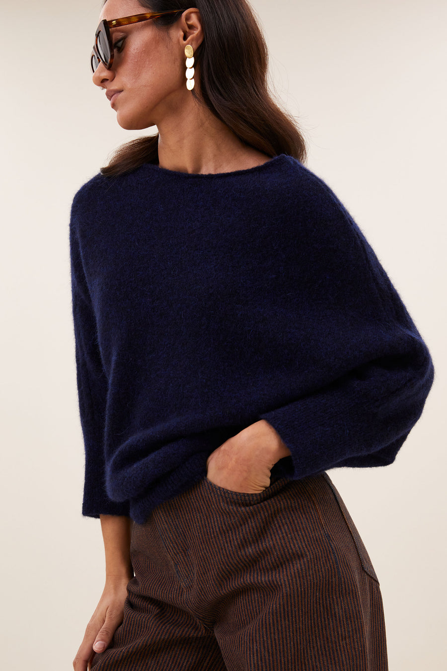 kyoto-pullover-midnight-alpacamix kwaliteit-all-time classic-ronde halslijn-by-bar-detail