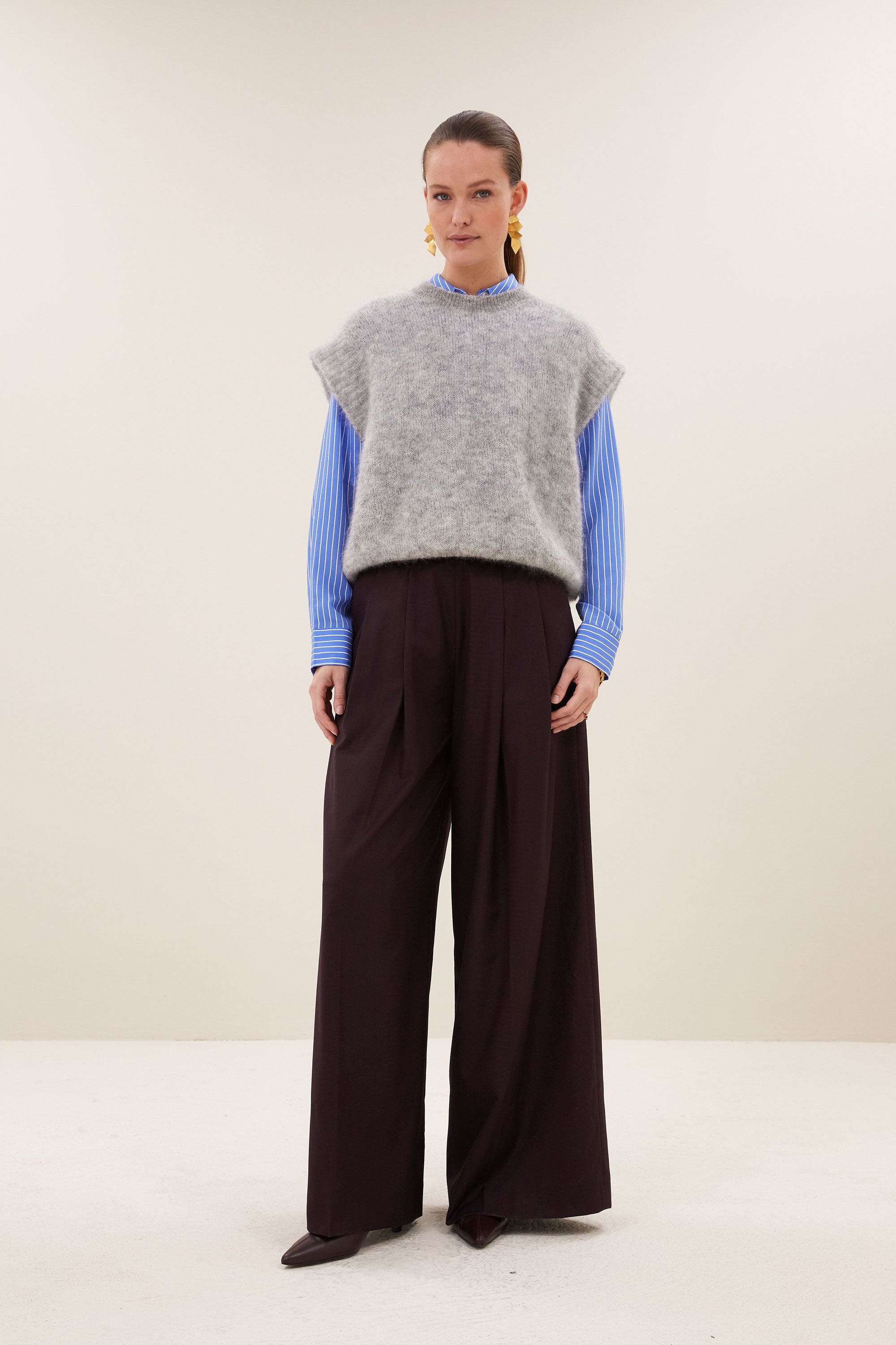 elena-spencer-grey-melee-all-time classic-mix van mohair-kleine kapmouw-by-bar-aanvullende-foto