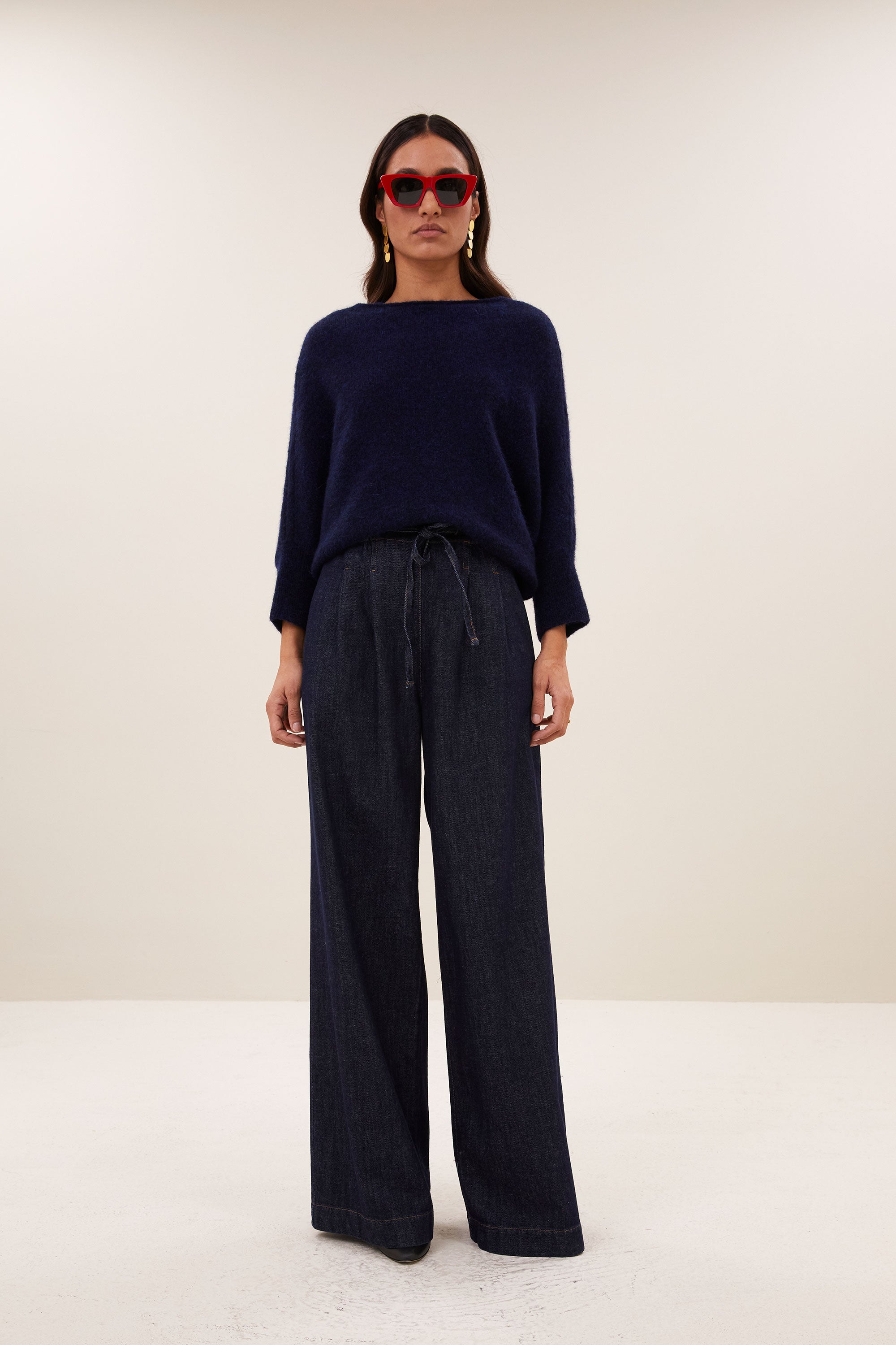 jaxx-pants-dark-denim-all-time classic-katoen kwaliteit-gemaakt door weefspecialist-by-bar-vooraanzicht