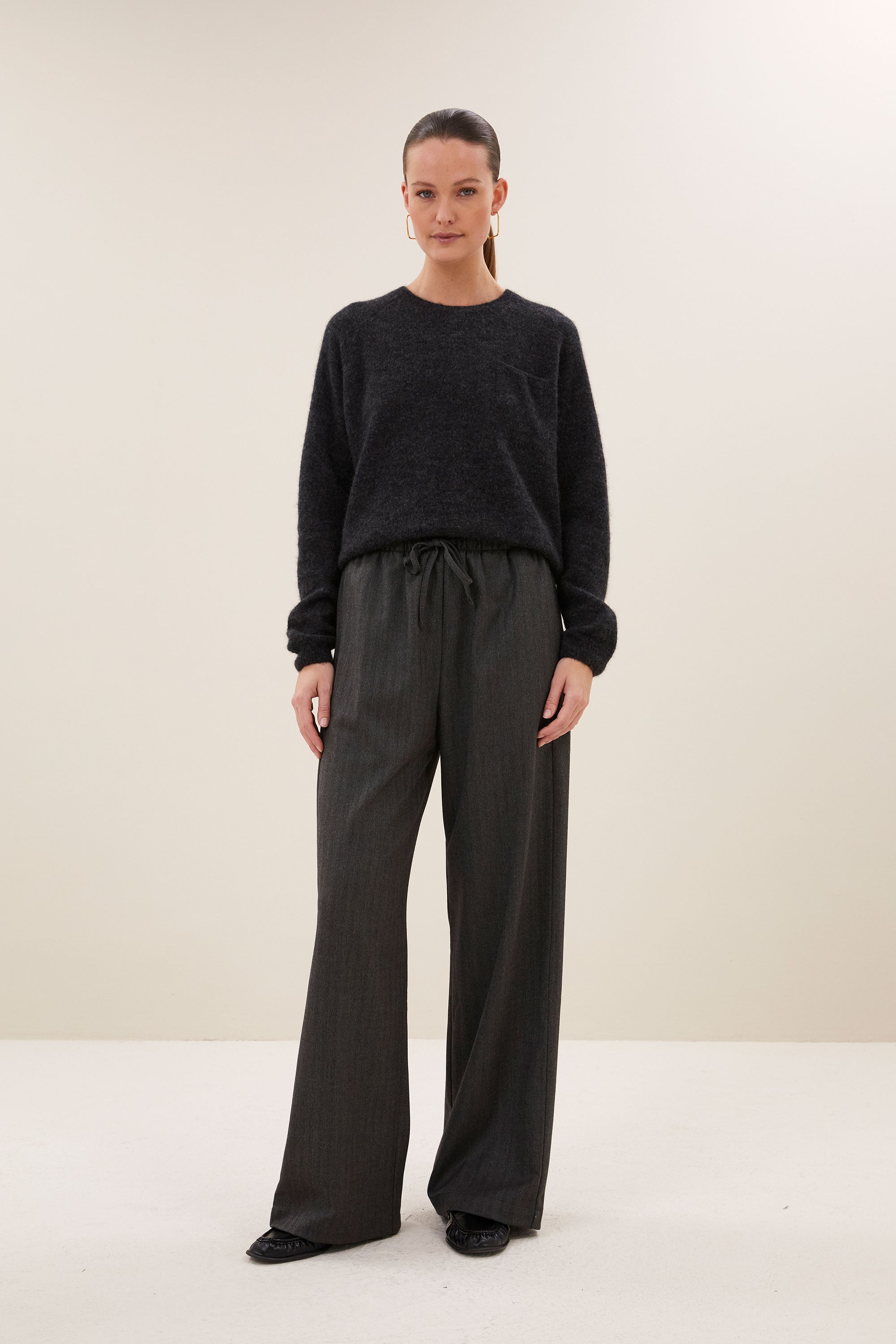 pelle-herringbone-pants-black-herringbone-all-time classic-gemaakt door weefspecialist-must-have essential-by-bar-vooraanzicht