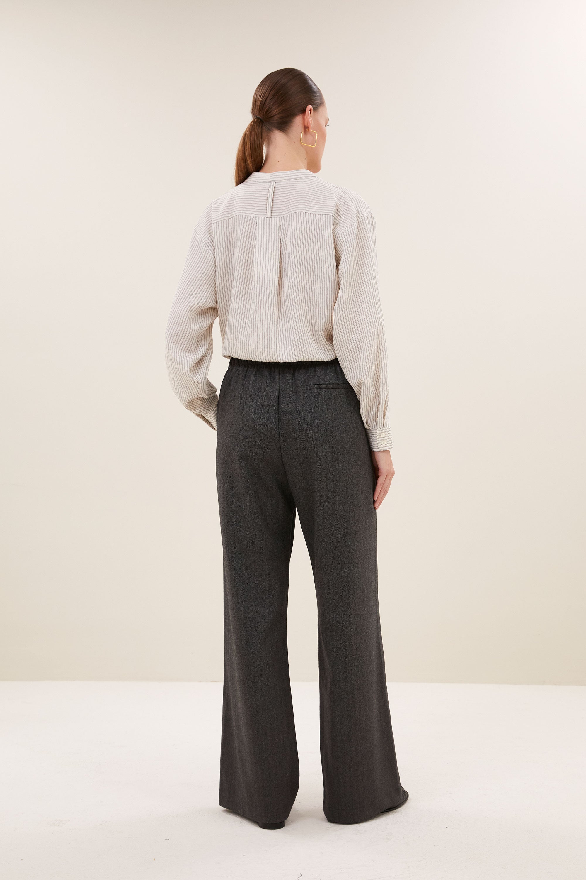 pelle-herringbone-pants-black-herringbone-all-time classic-gemaakt door weefspecialist-must-have essential-by-bar-achteraanzicht