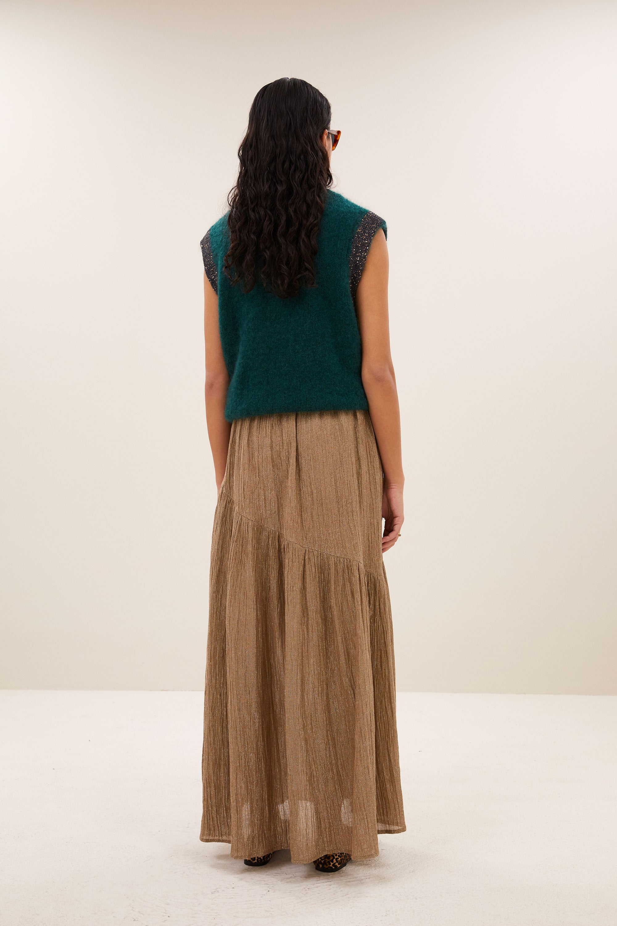 myra-lurex-skirt-gold-all-time classic-comfortabele pasvorm-subtiel geweven lurex draad-by-bar-achteraanzicht