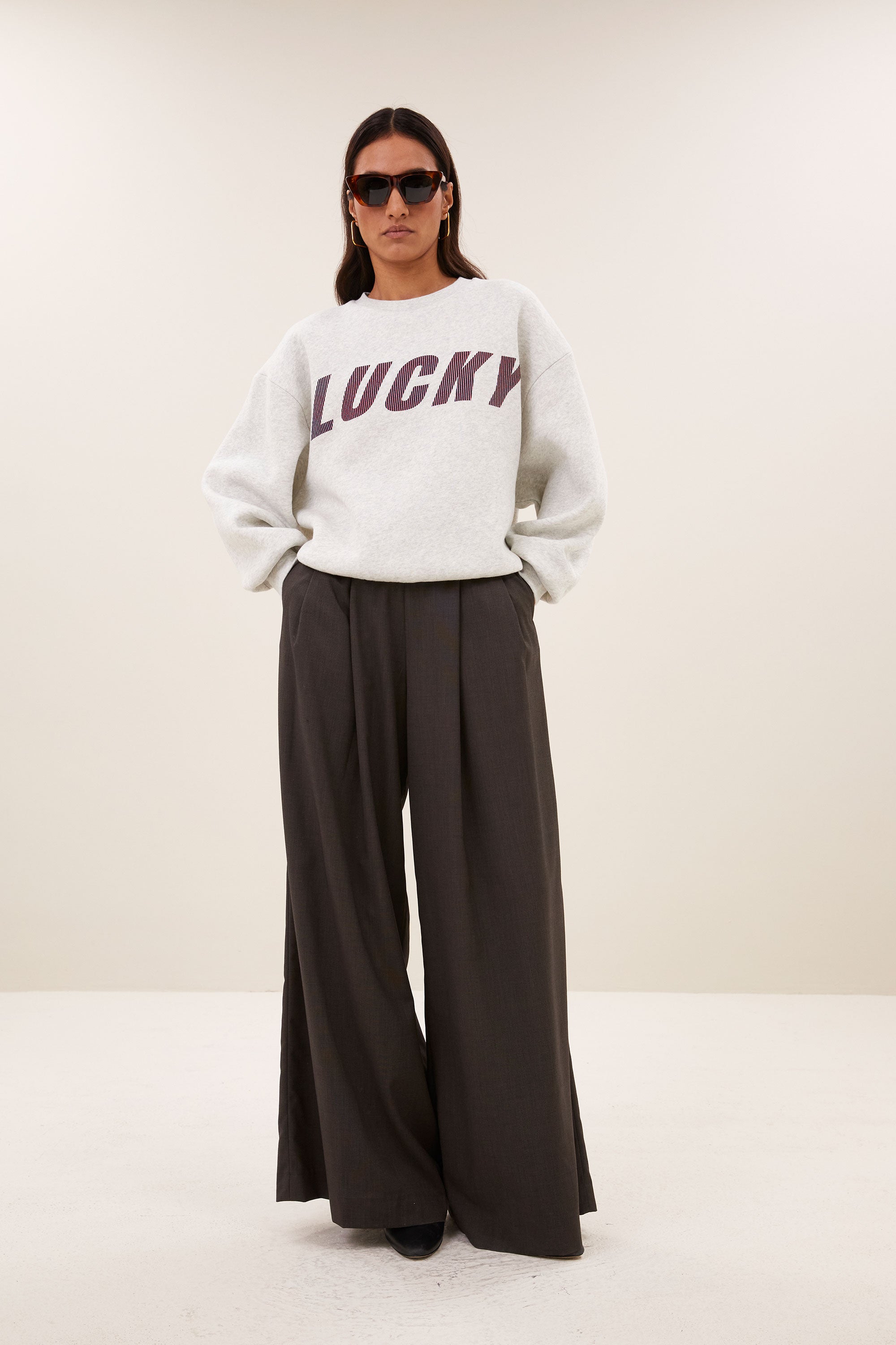 lili-speed-sweater-light-grey-melee-all-time classic-casual fit-normale pasvorm-by-bar-sfeerbeeld