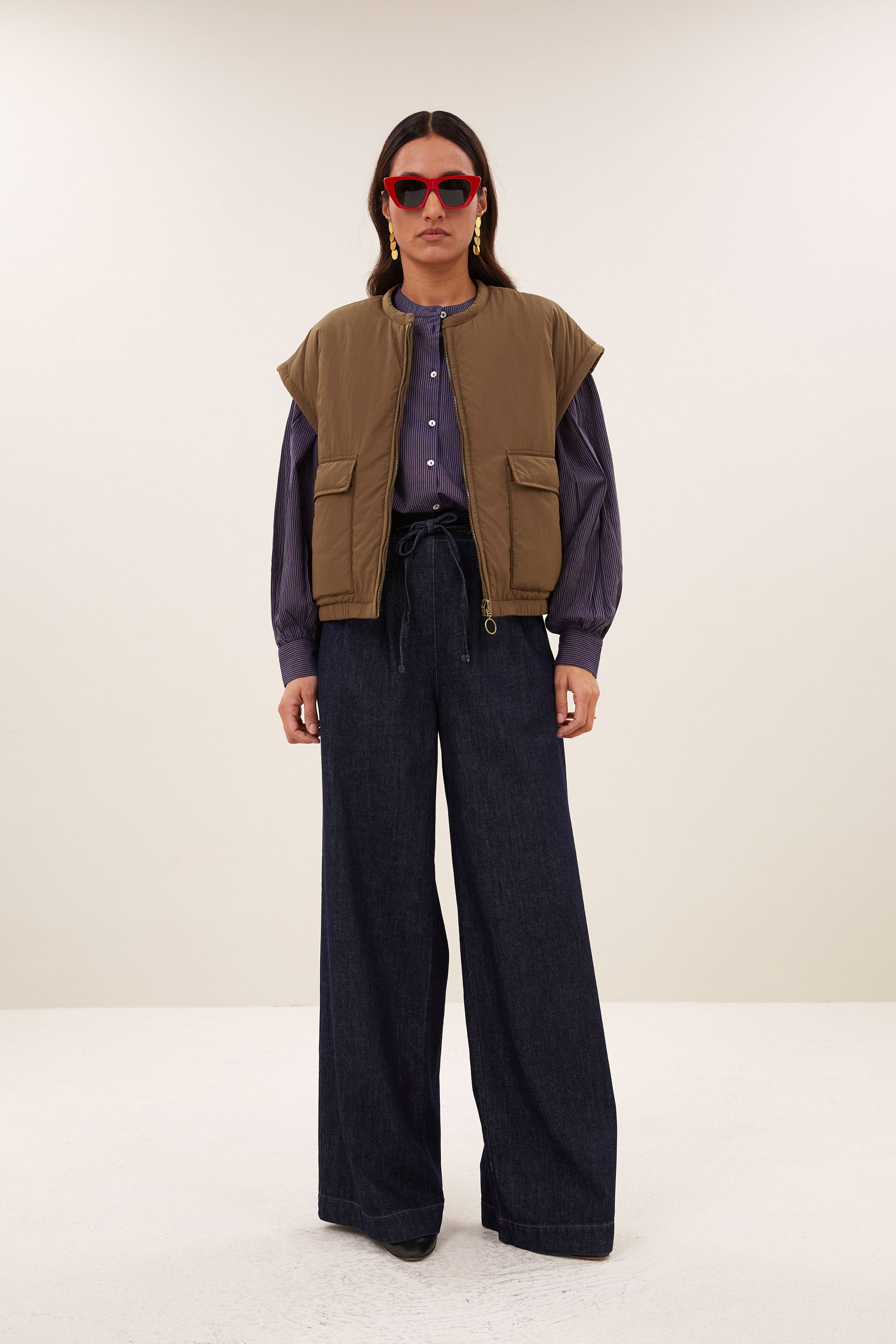 gio-sleeveless-jacket-hazel-fleece_pocket_lining-binnenvoering-draagbaar aan beide zijden-by-bar-vooraanzicht